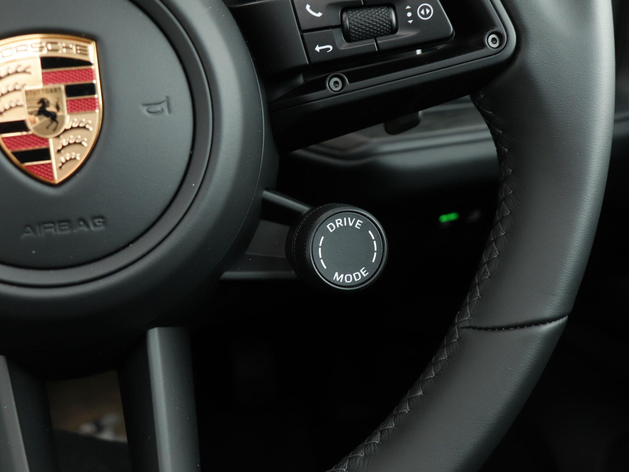 Porsche Cayenne view 19