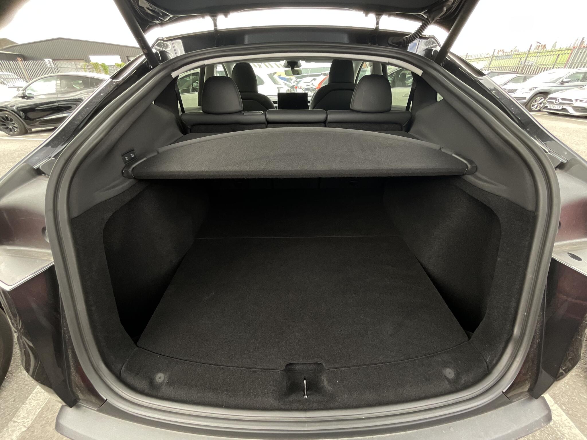 Tesla Model Y view 35