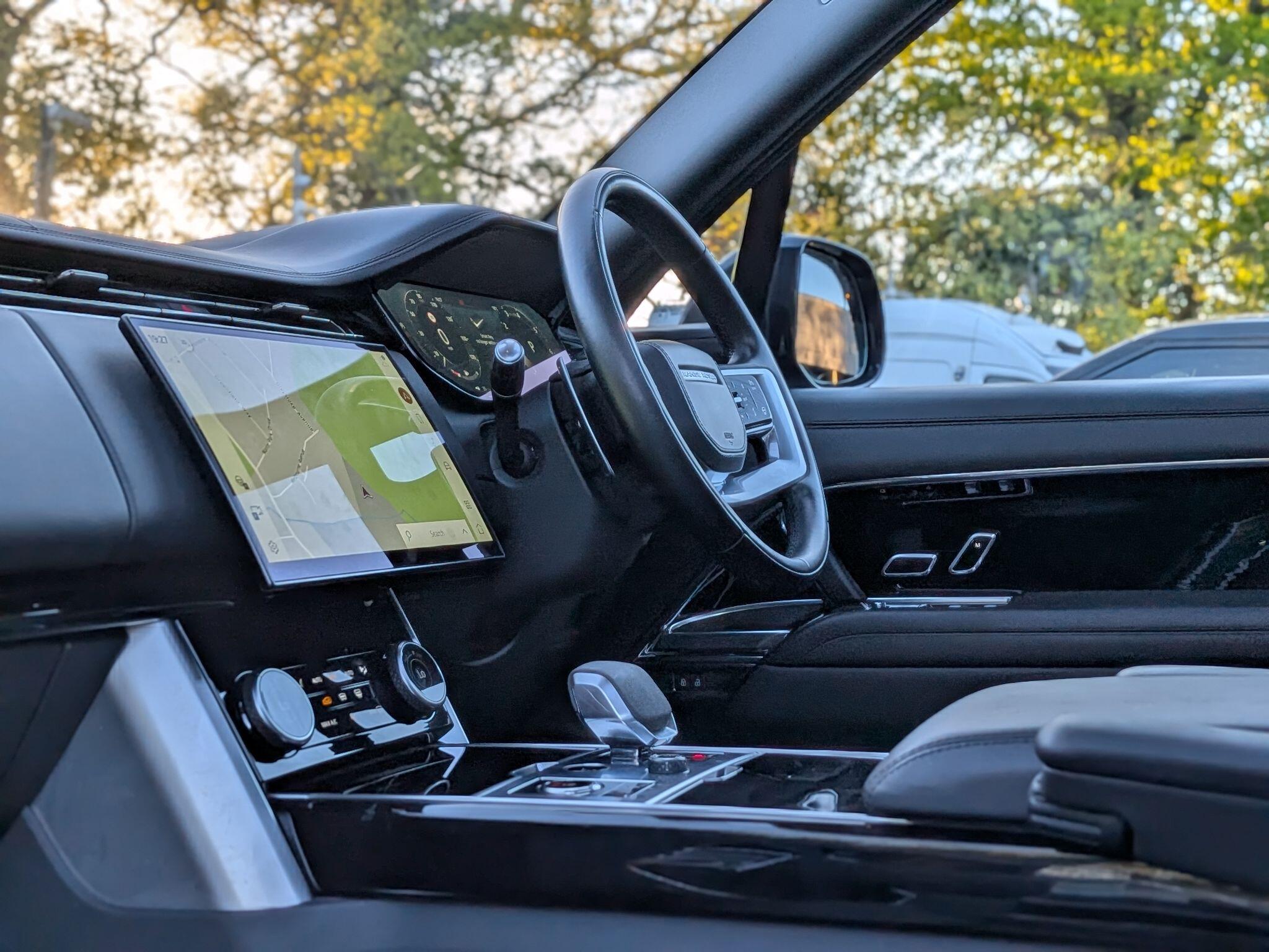 Land Rover Range Rover view 26