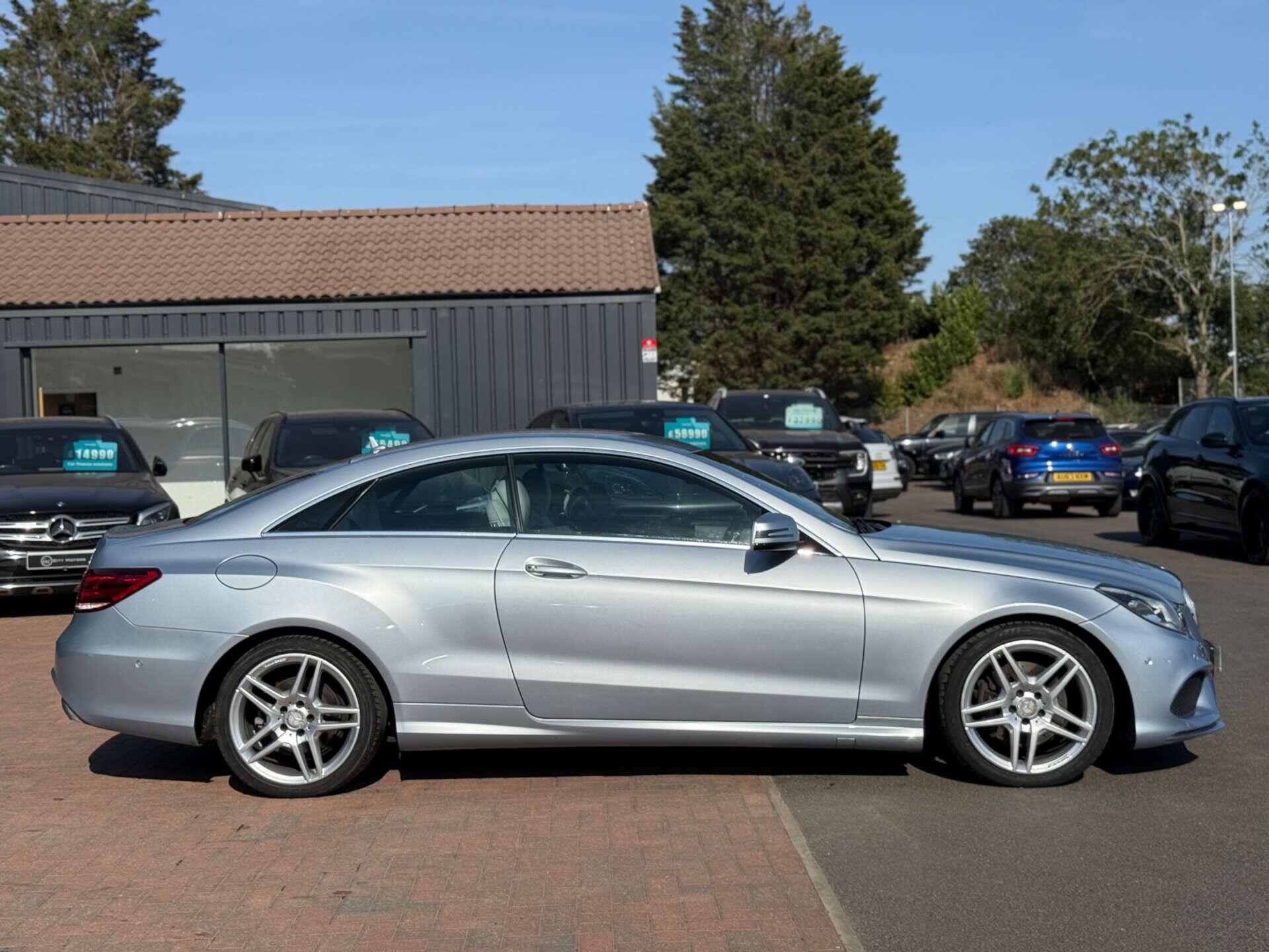 Mercedes-Benz E-Class view 19