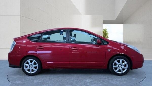 Toyota Prius view 5