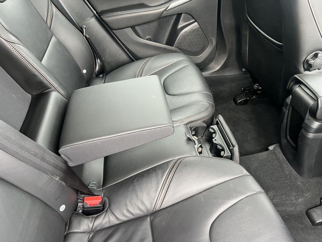 Volvo V40 Cross Country view 20