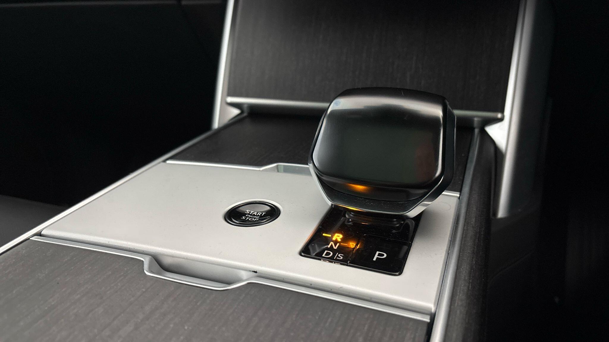 Land Rover Range Rover view 14