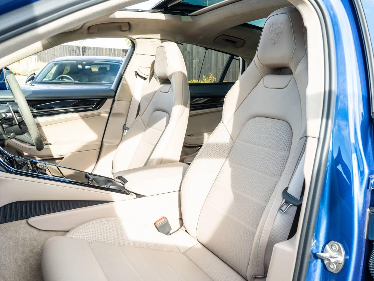Porsche Panamera view 27