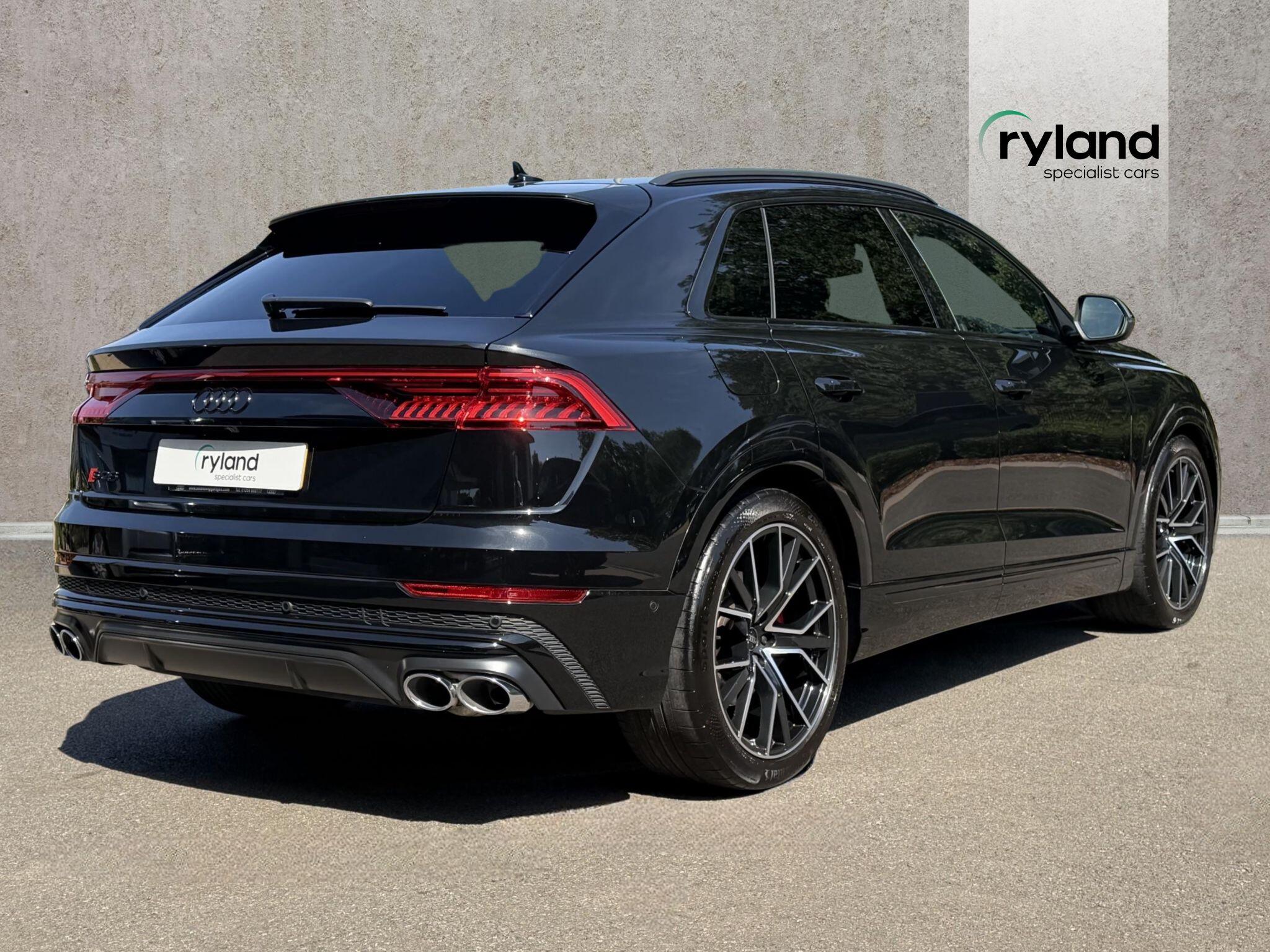 Audi SQ8 view 6