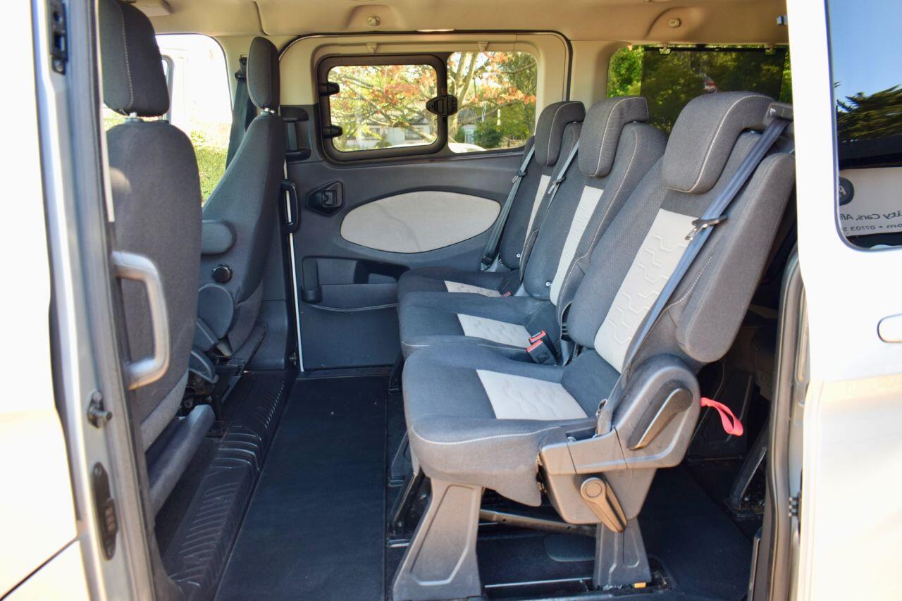 Ford Tourneo Custom view 32