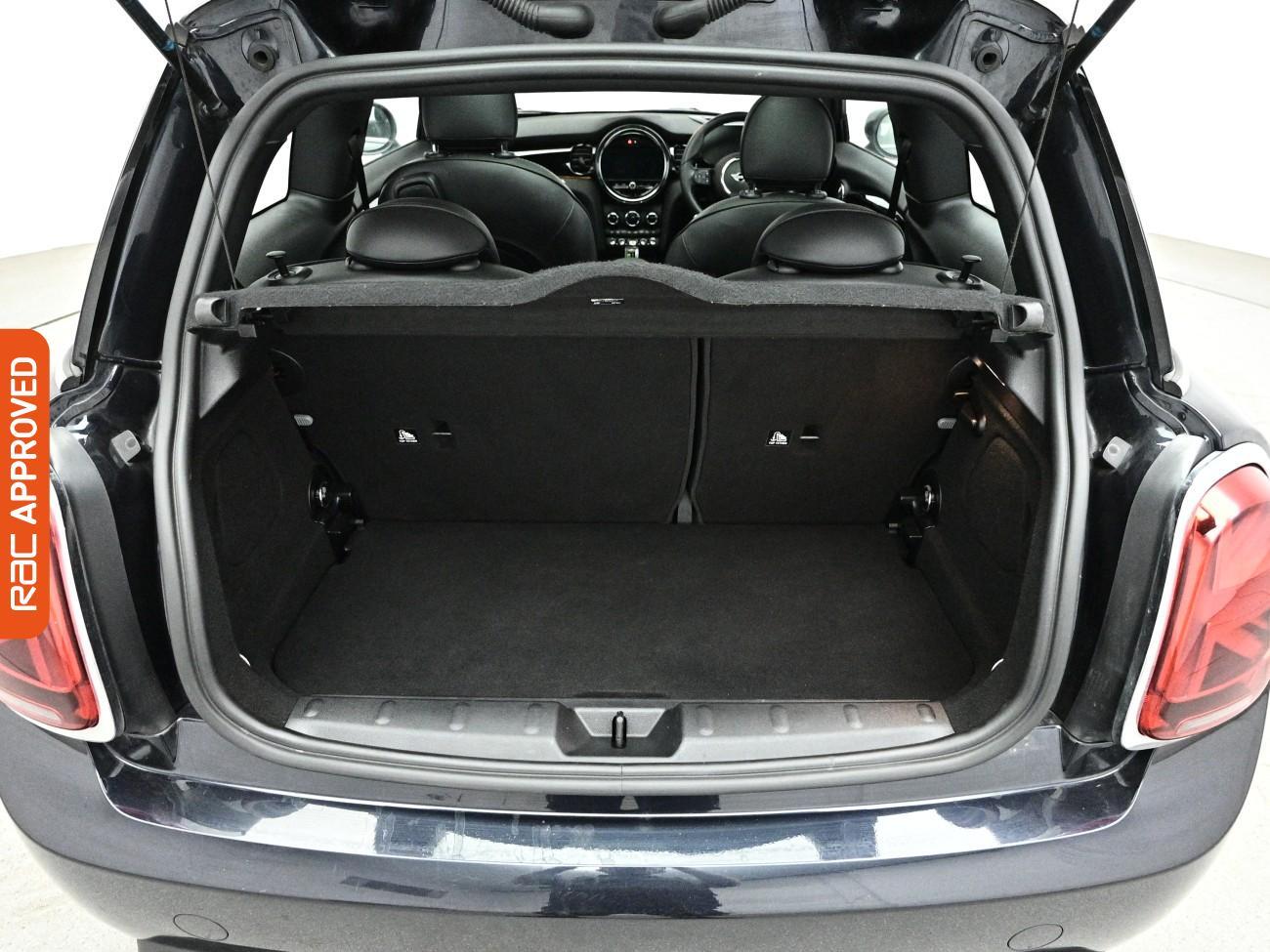 Mini Hatch view 29