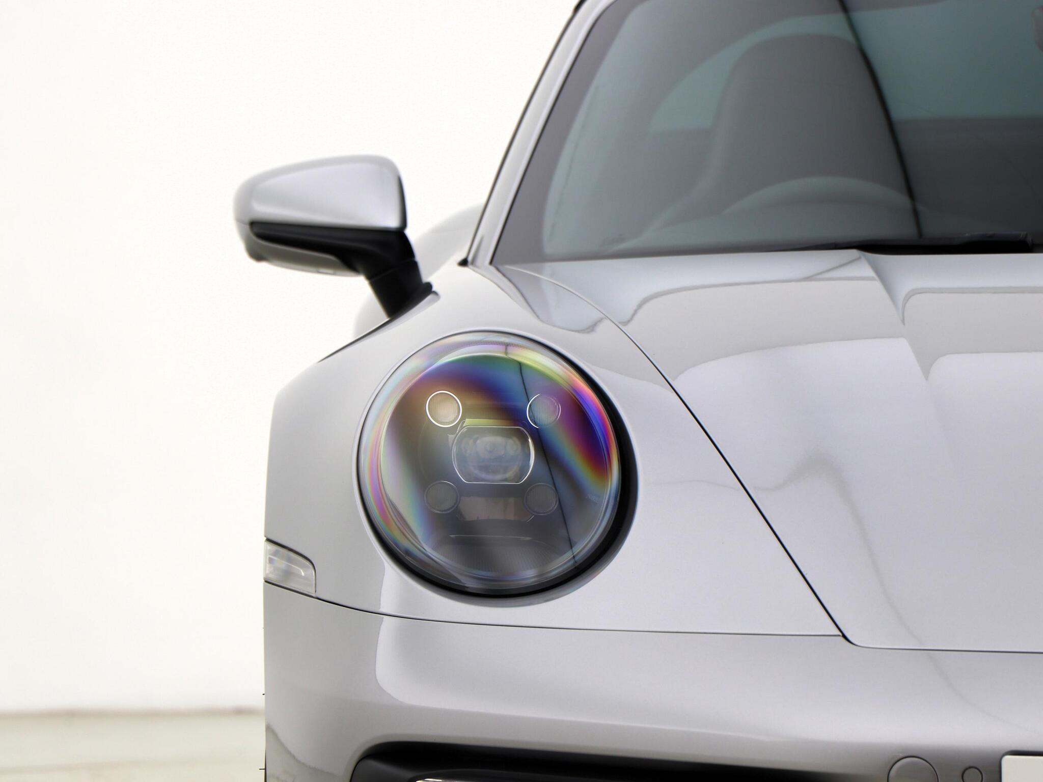Porsche 911 view 9