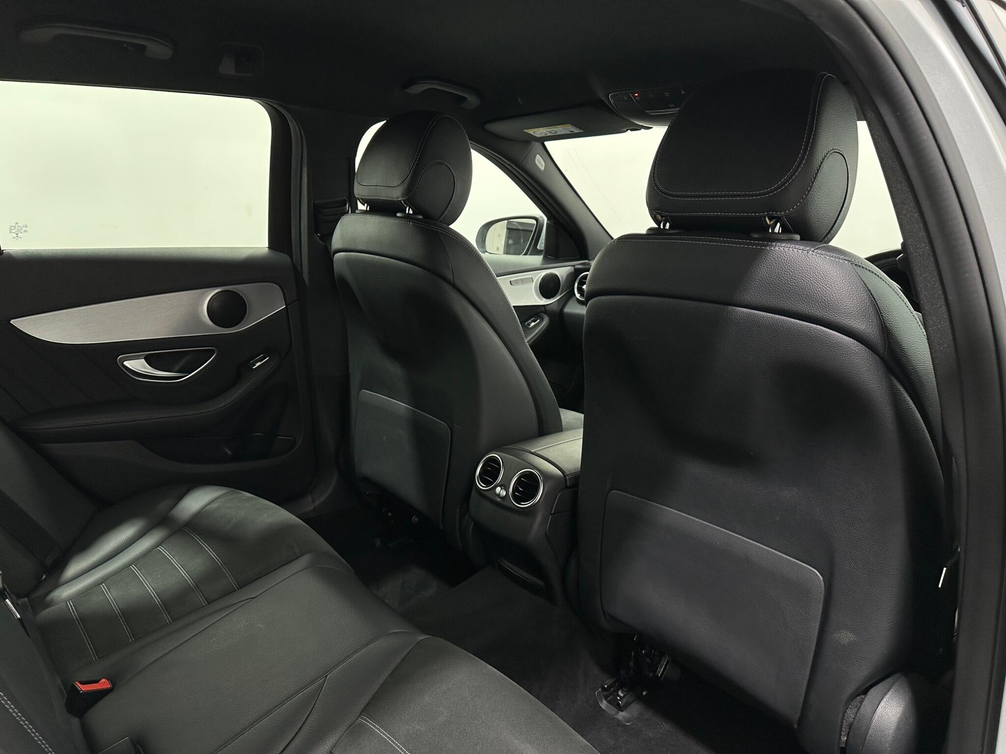 Mercedes-Benz C-Class view 42