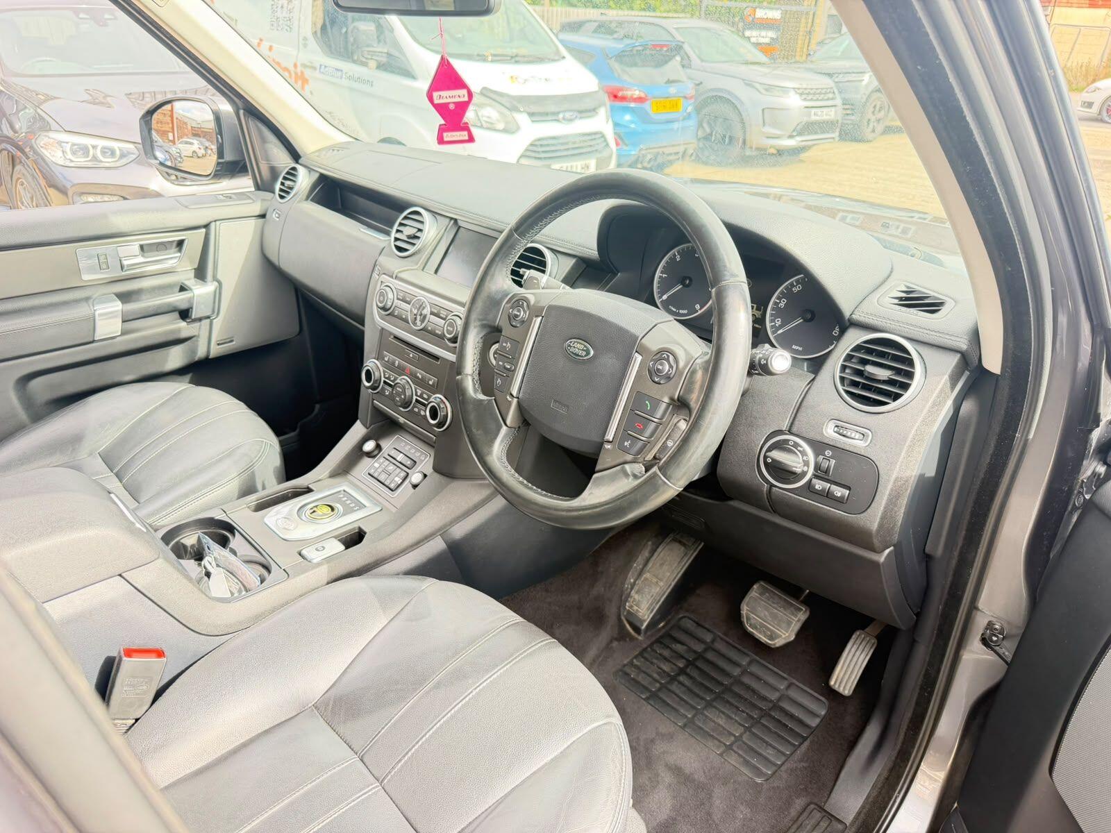 Land Rover Discovery view 9