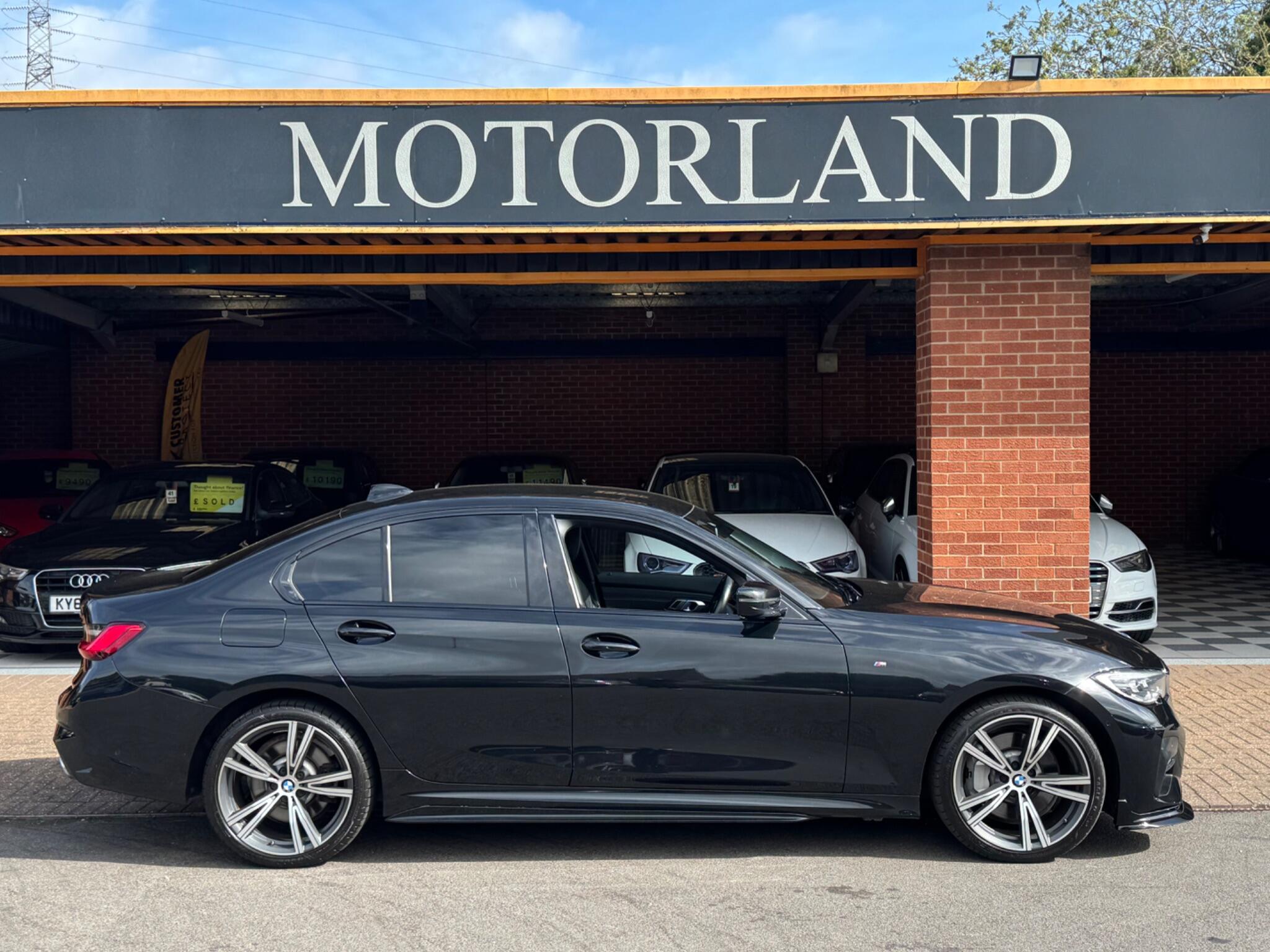 BMW 3 Series view 5