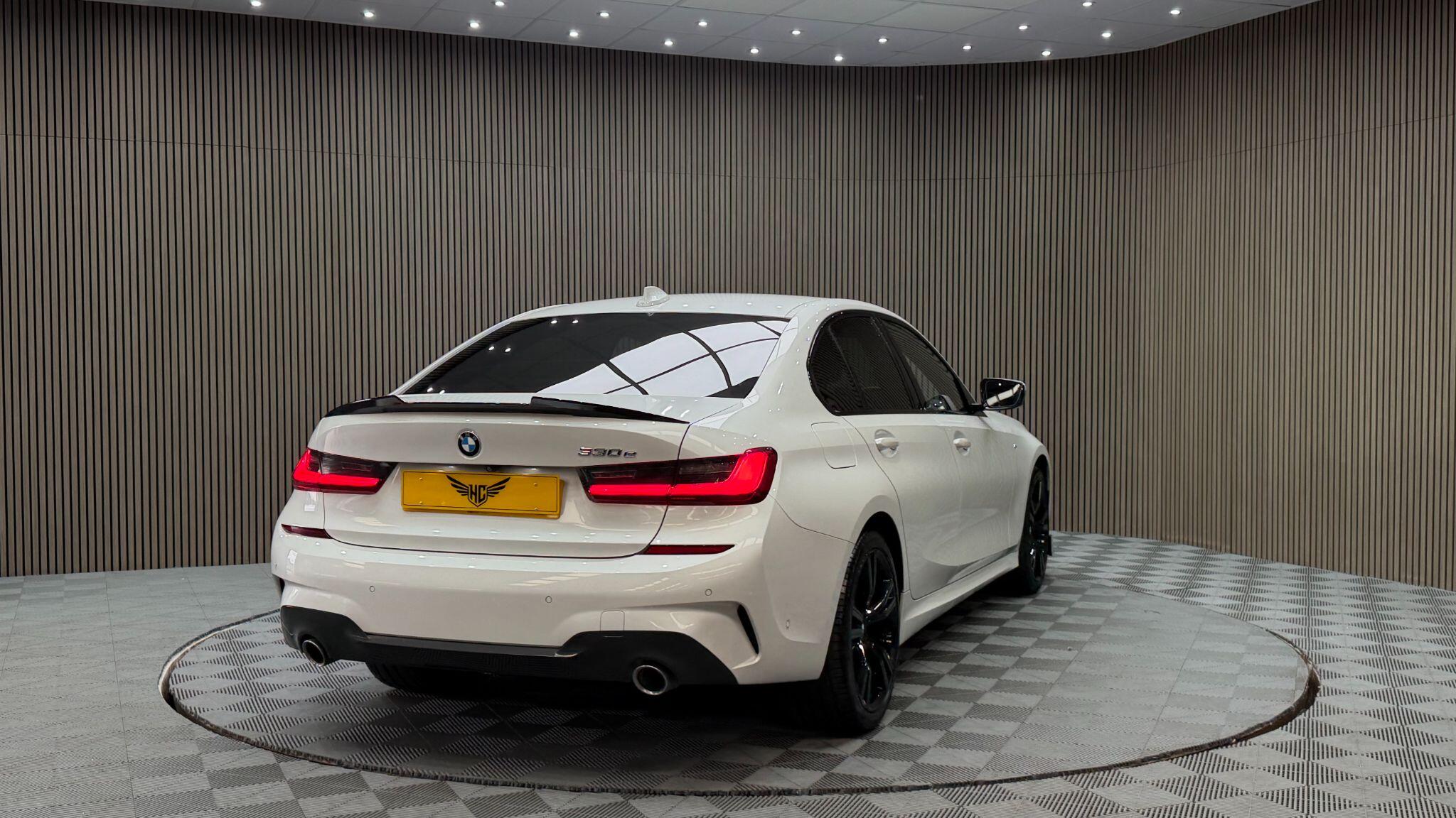 BMW 3 Series view 26