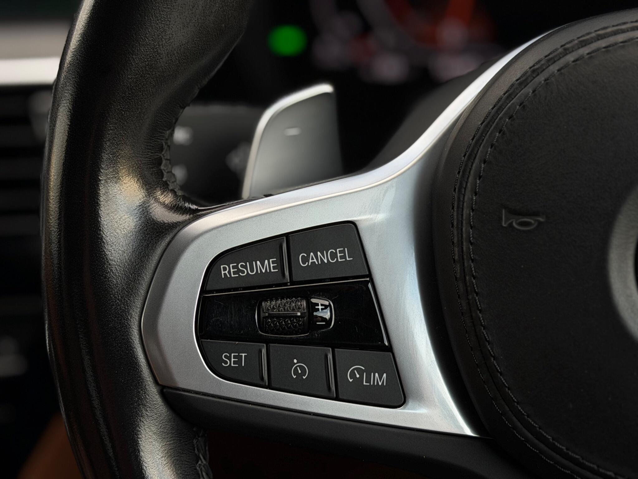 BMW 5 Series view 28