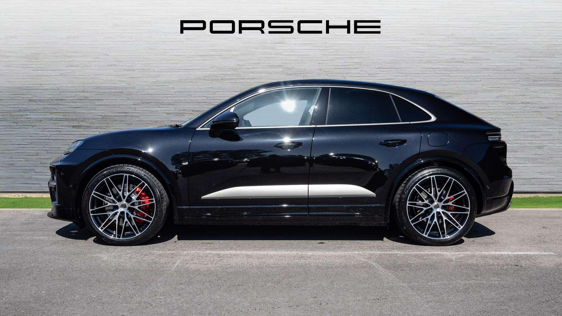 Porsche Macan view 6