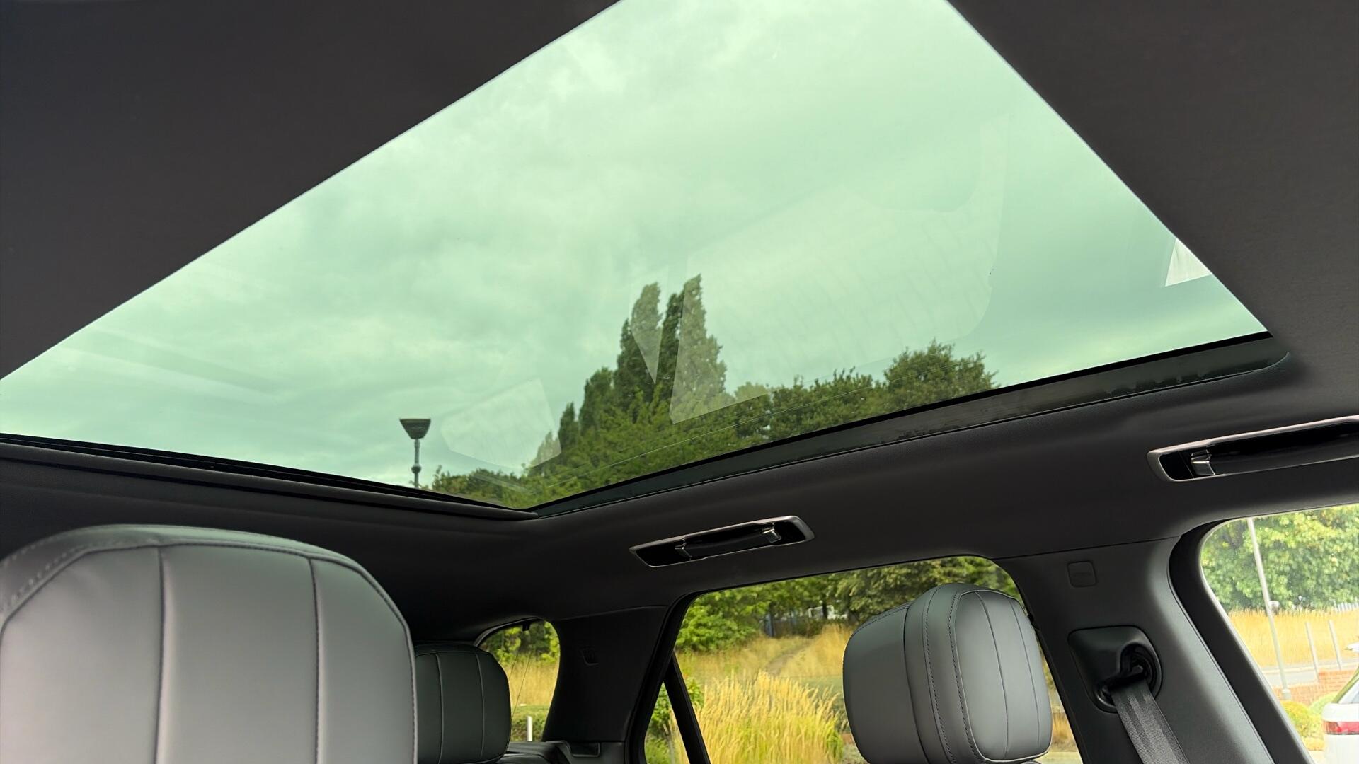 Land Rover Range Rover Sport view 26