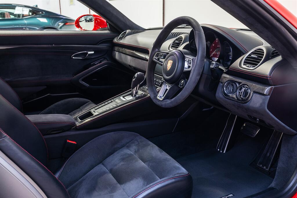 Porsche Cayman view 7