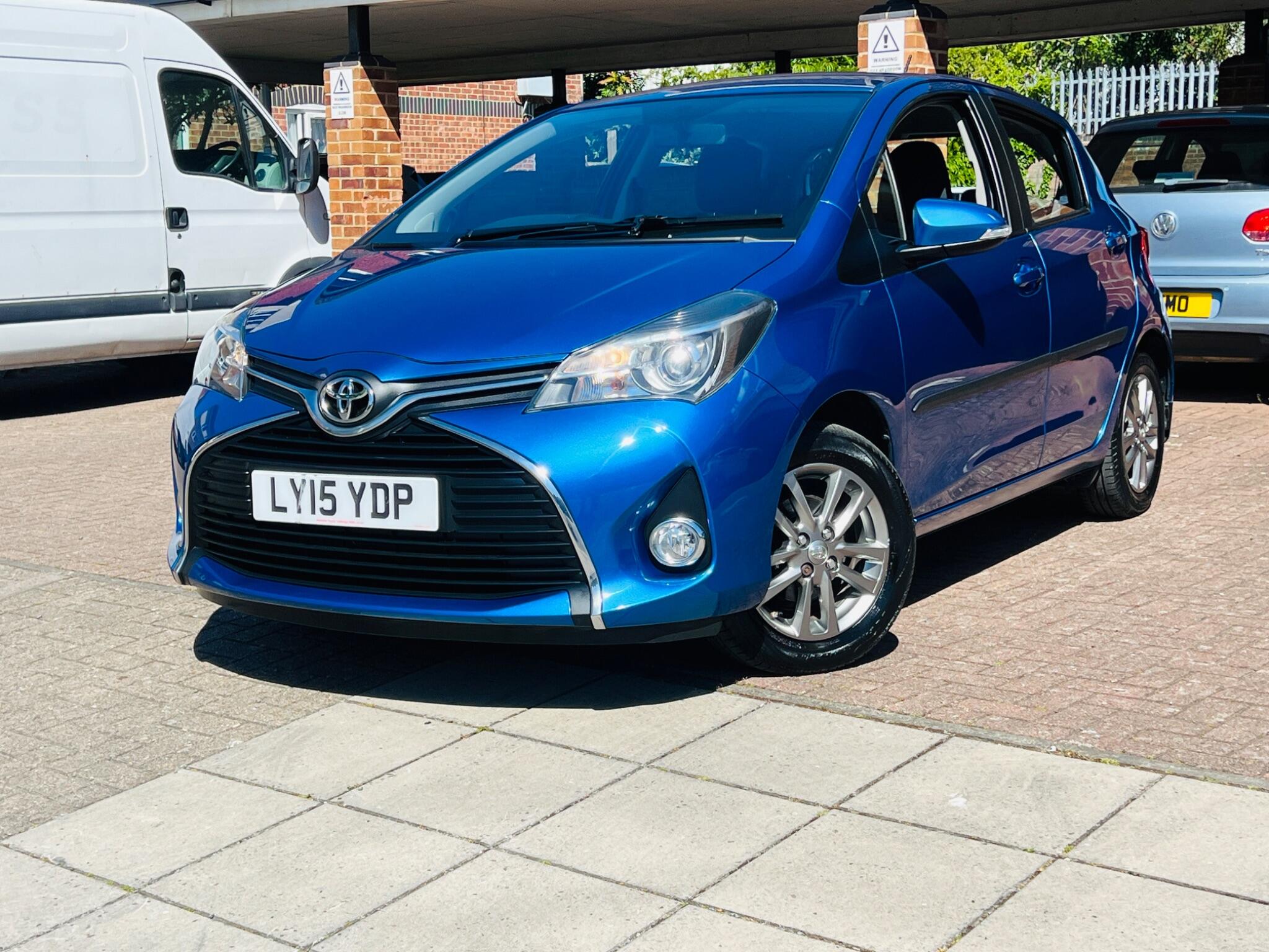 Toyota Yaris view 12