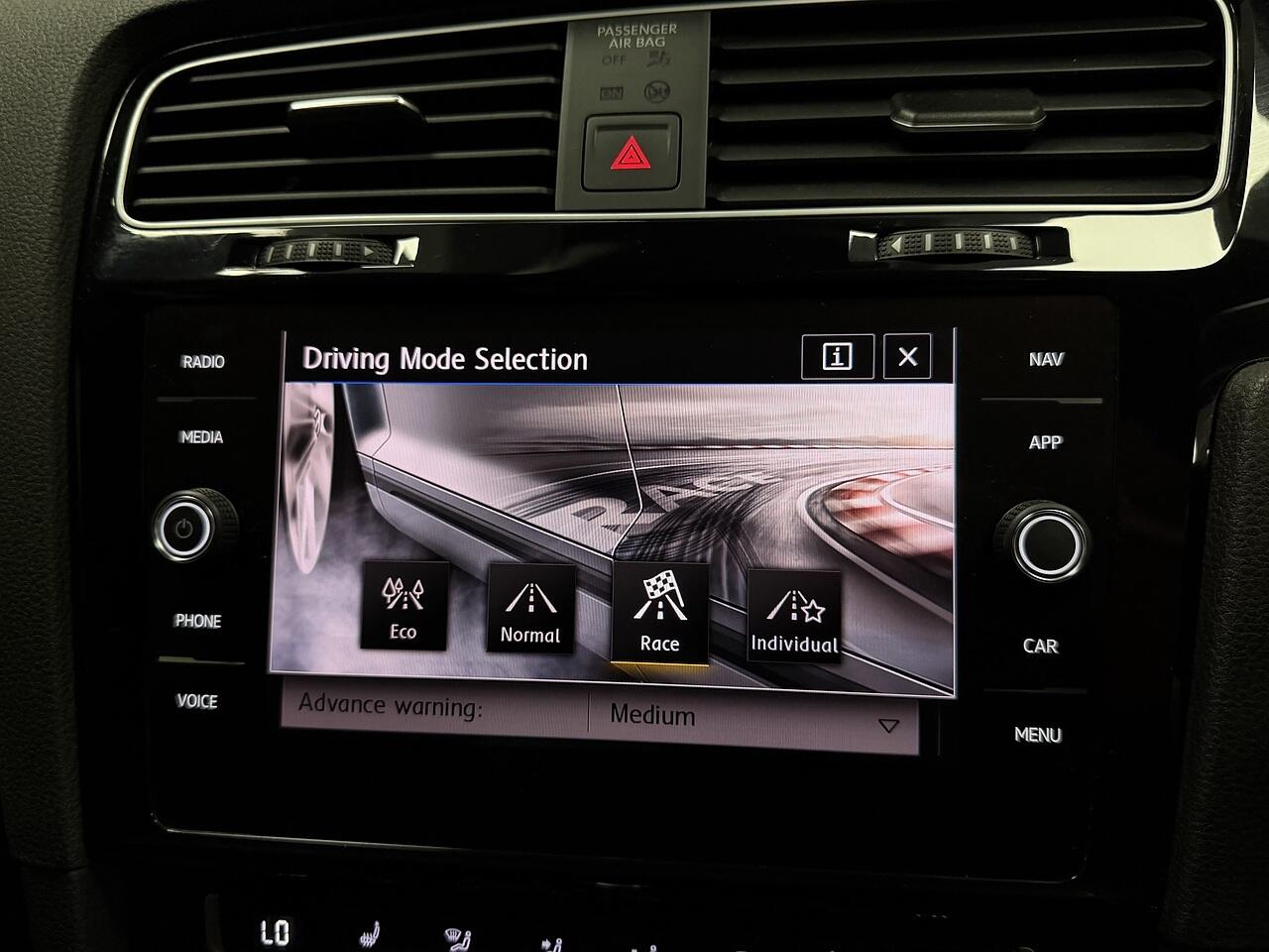 Volkswagen Golf view 14
