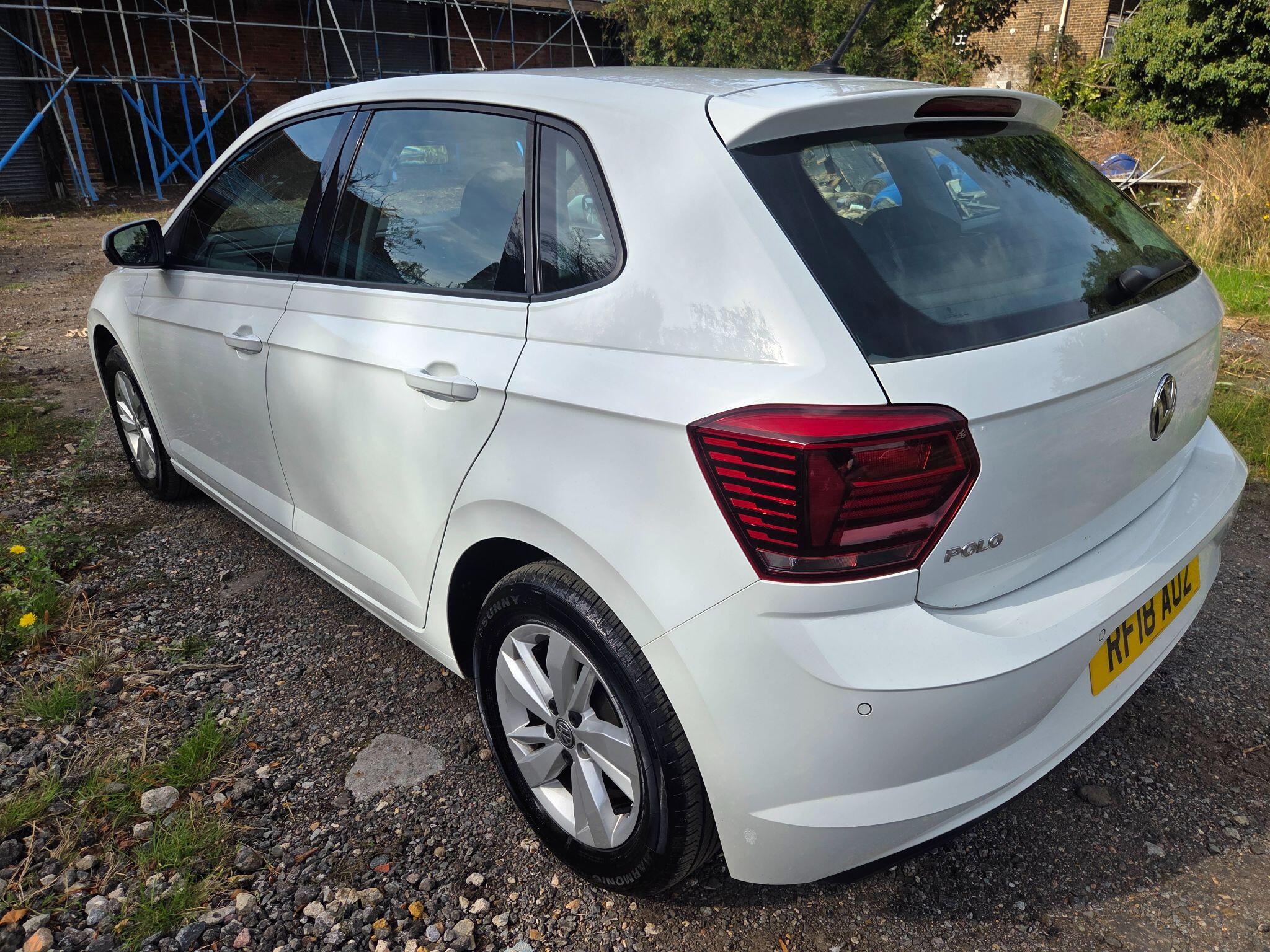 Volkswagen Polo view 4
