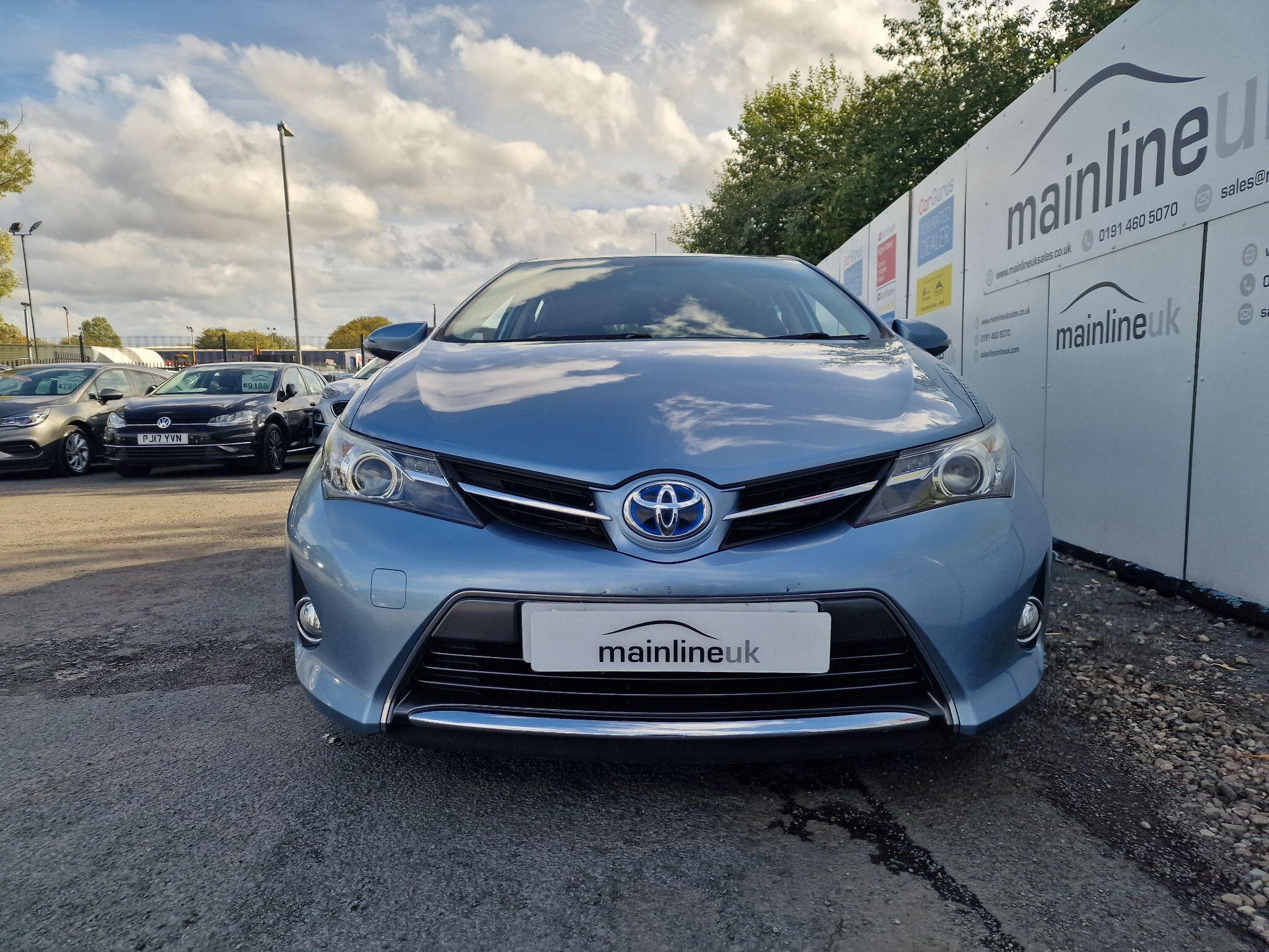 Toyota Auris view 2