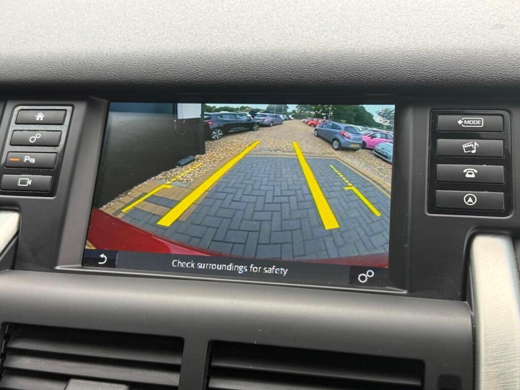 Land Rover Discovery Sport view 35