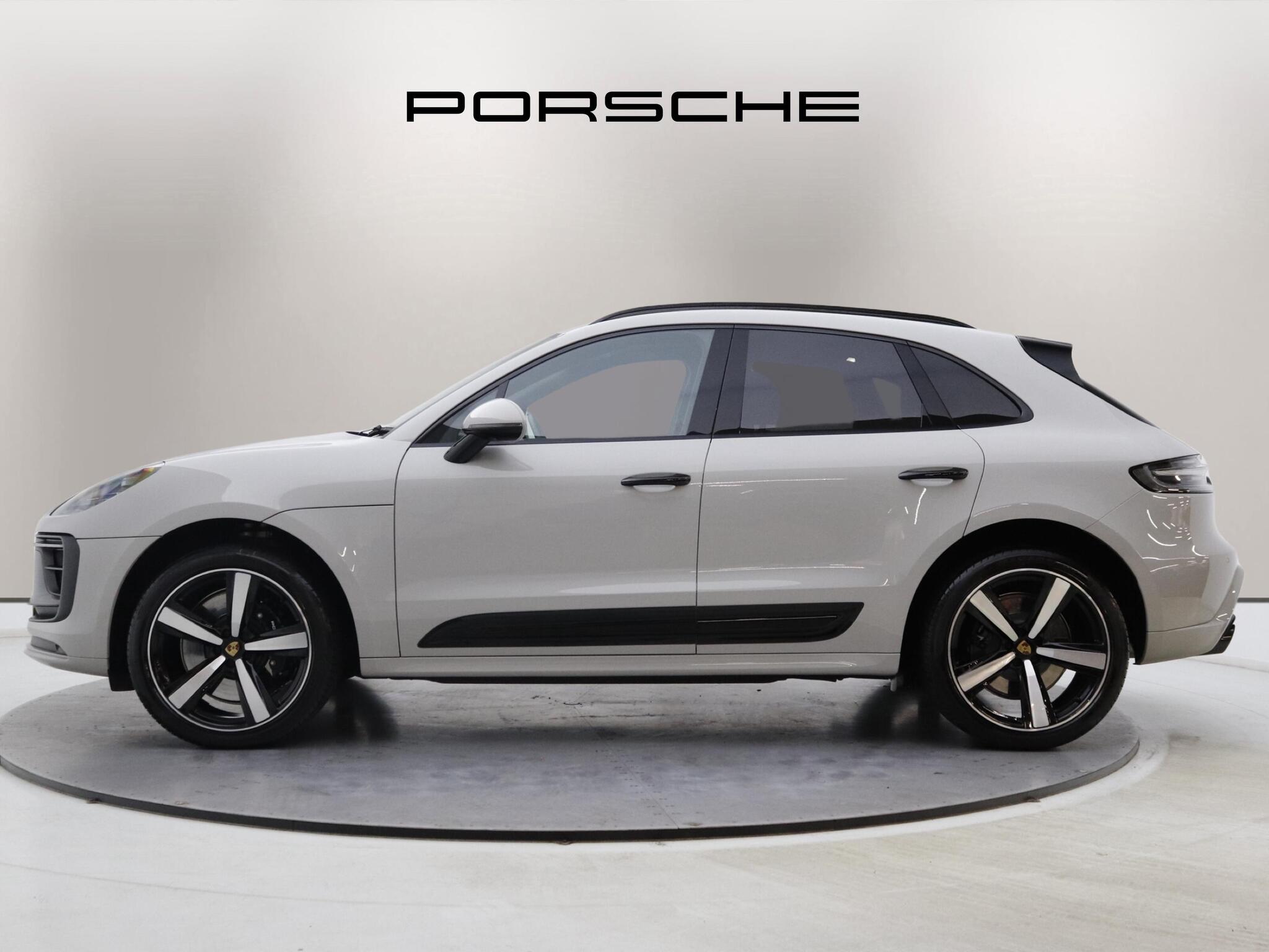 Porsche Macan view 4