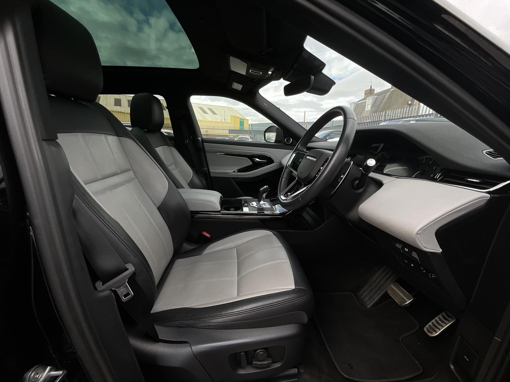 Land Rover Range Rover Evoque view 9