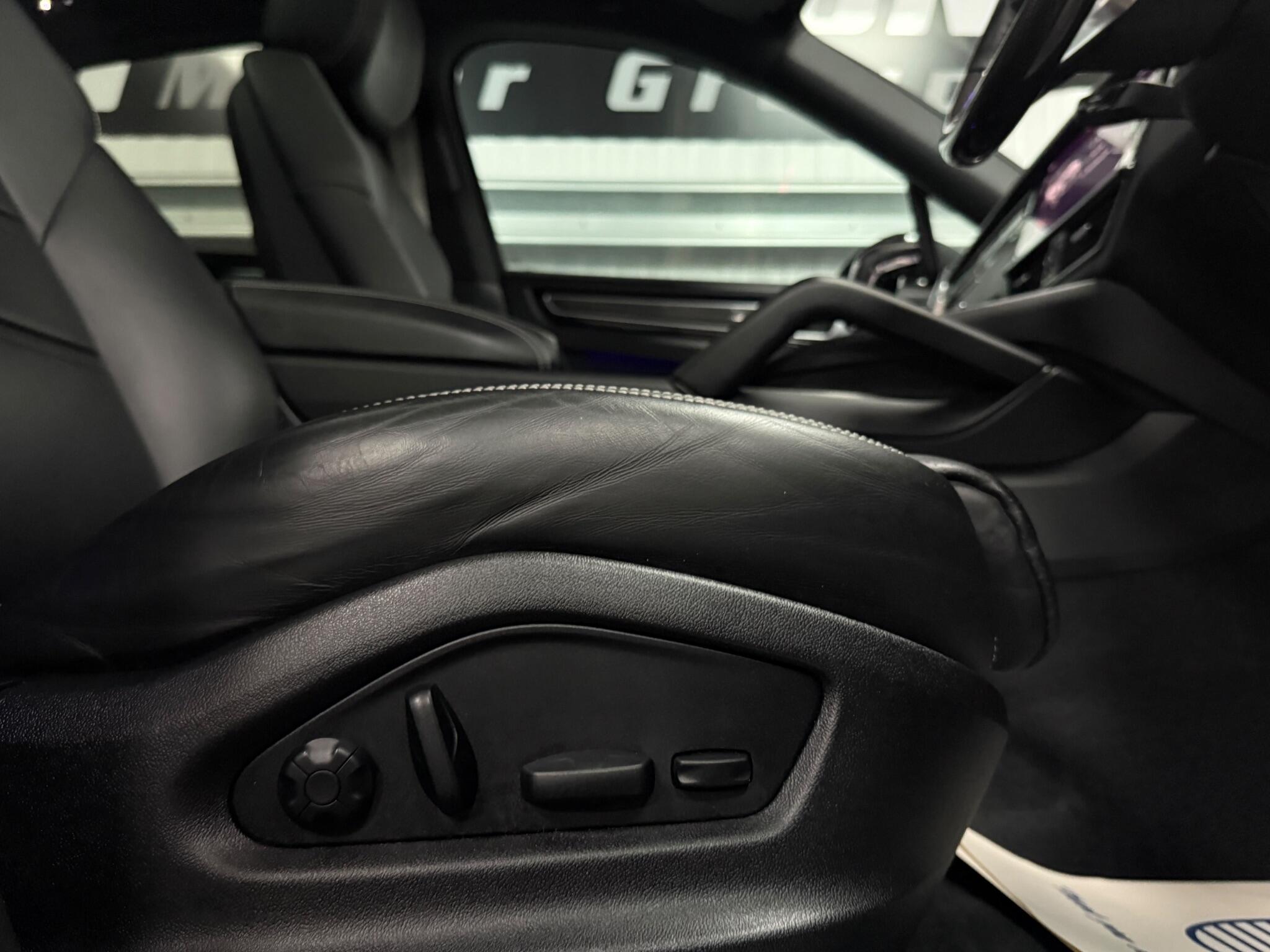 Porsche Cayenne view 53