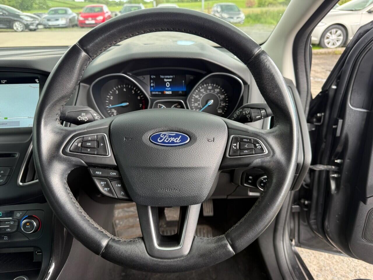Ford Focus view 10