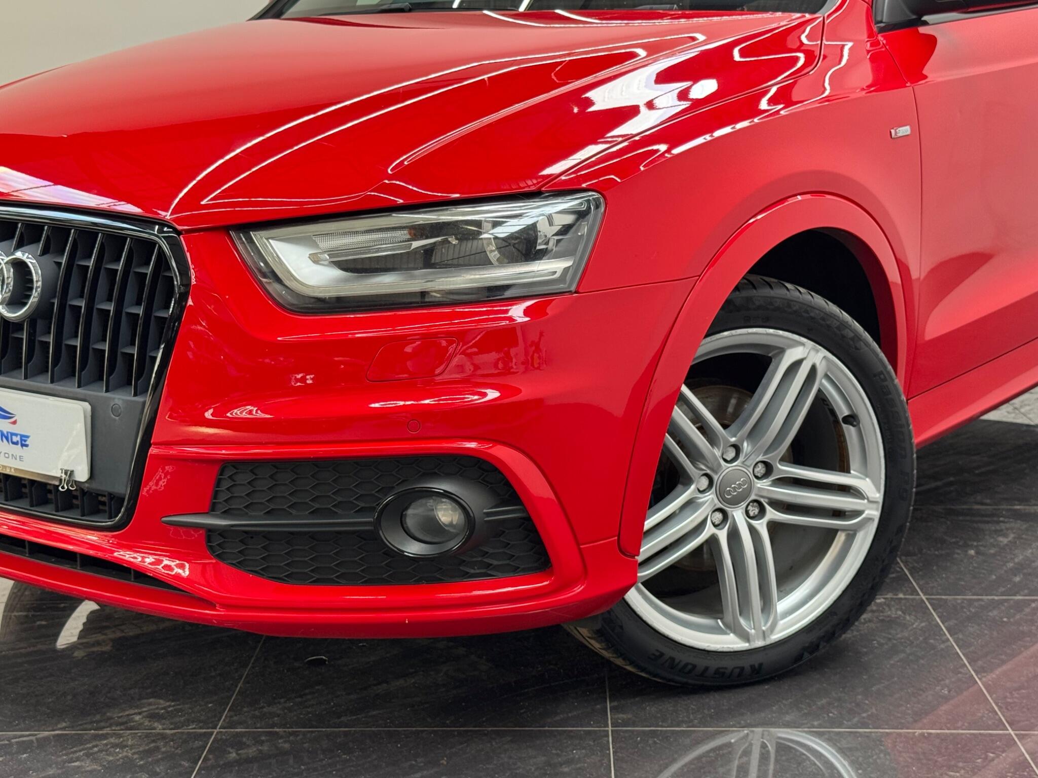 Audi Q3 view 11
