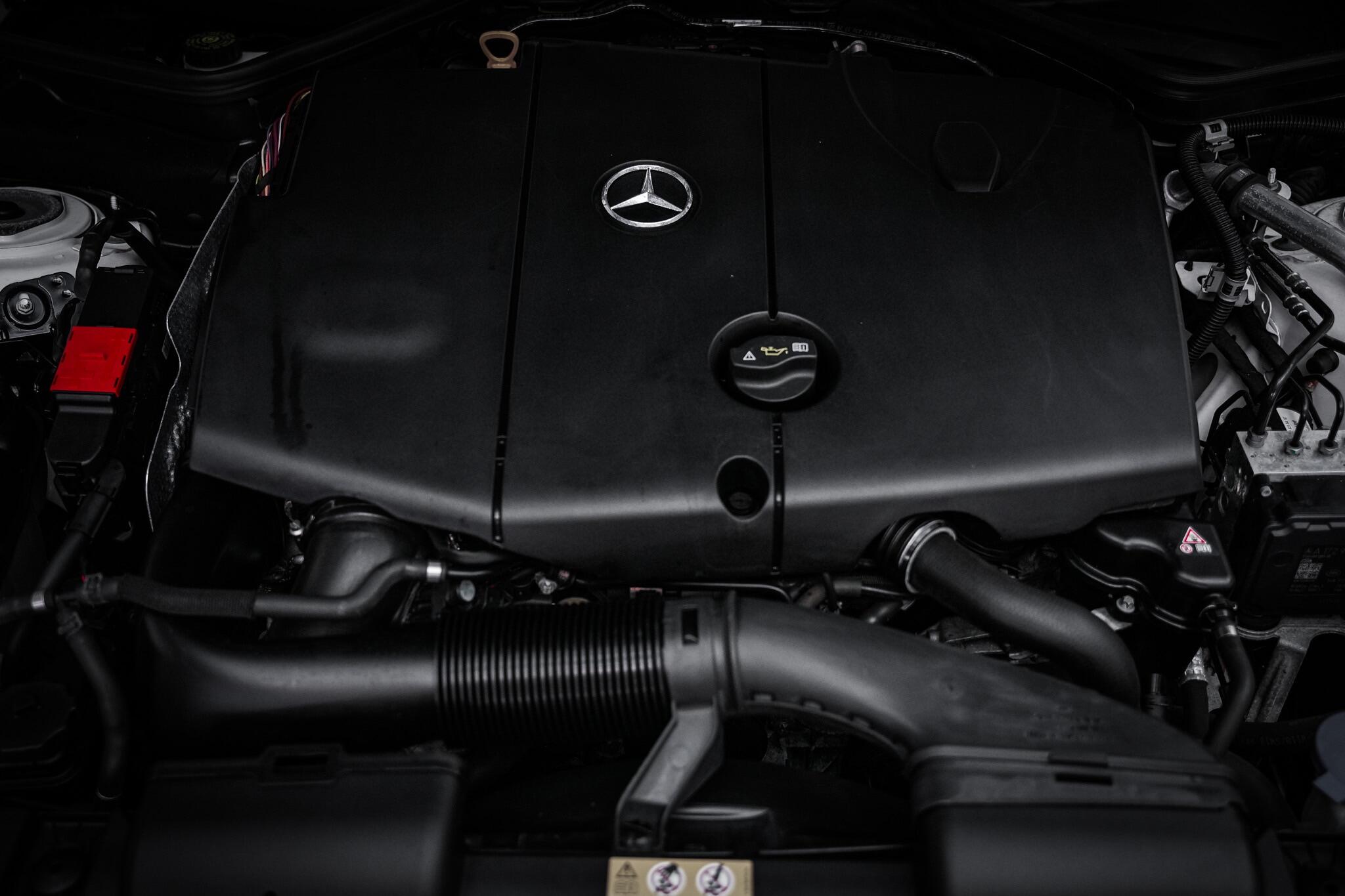 Mercedes-Benz SLC view 38