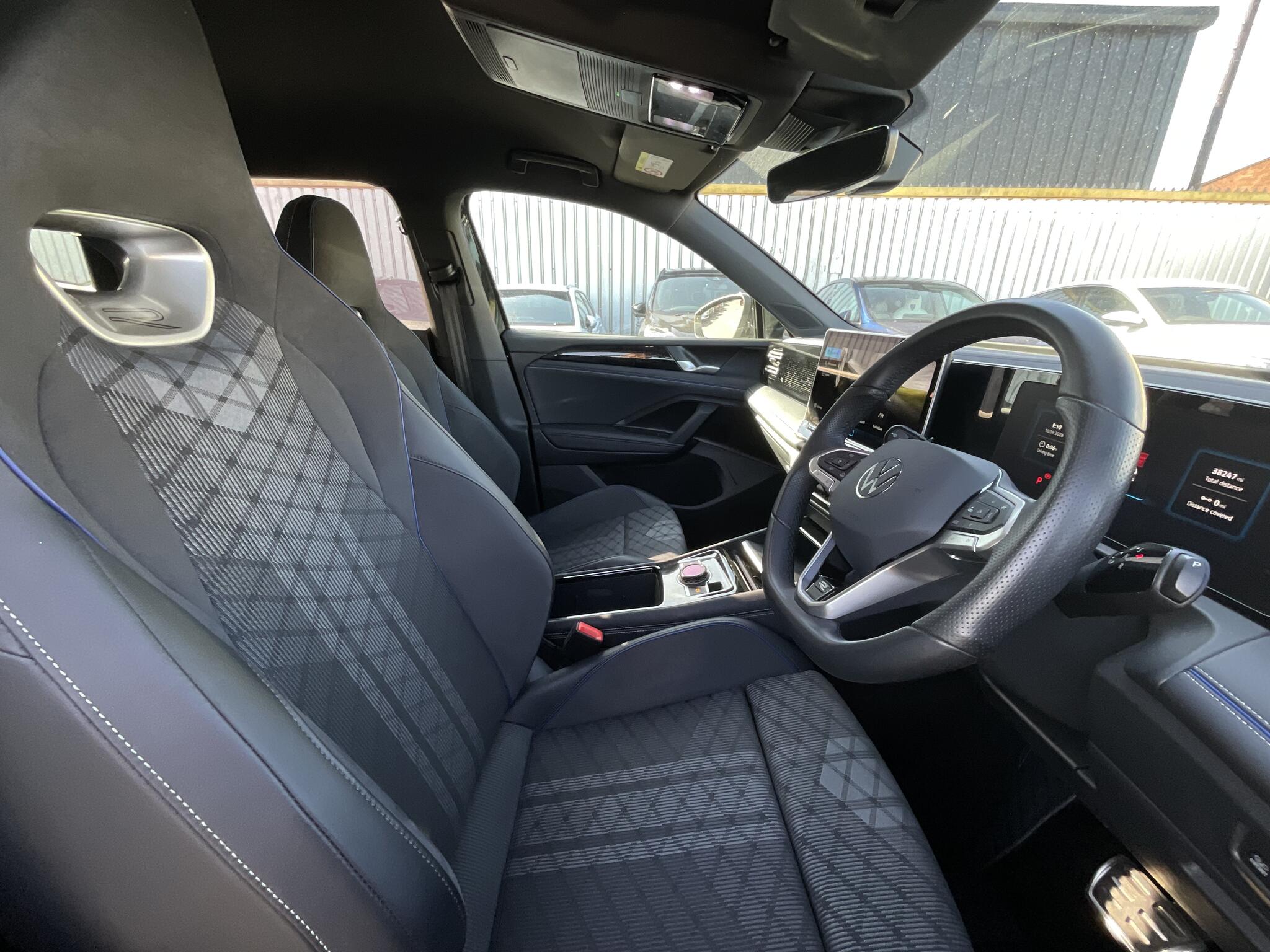 Volkswagen Tiguan view 9