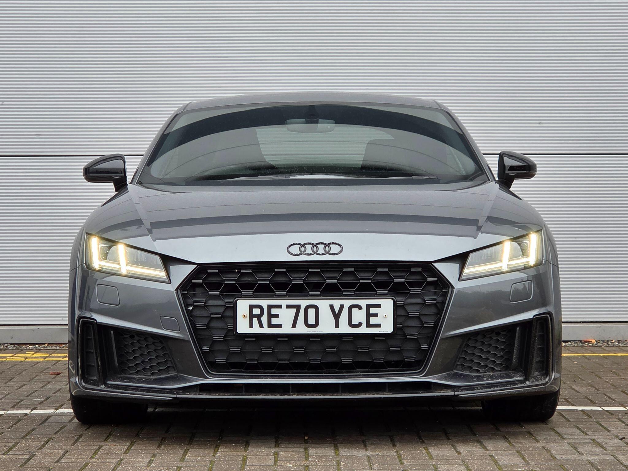 Audi TT view 3