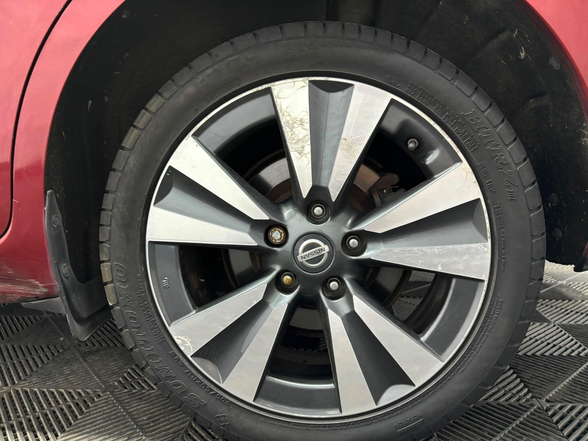 Nissan Pulsar view 25