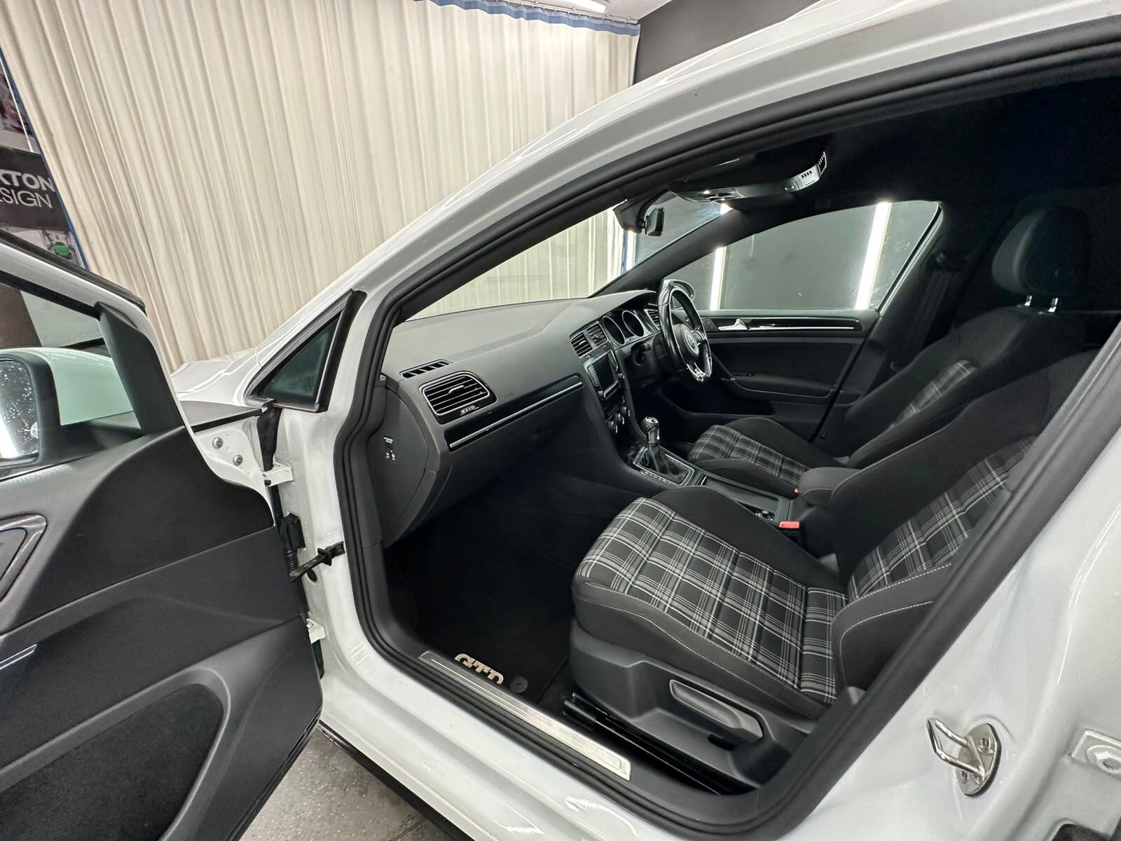 Volkswagen Golf view 25