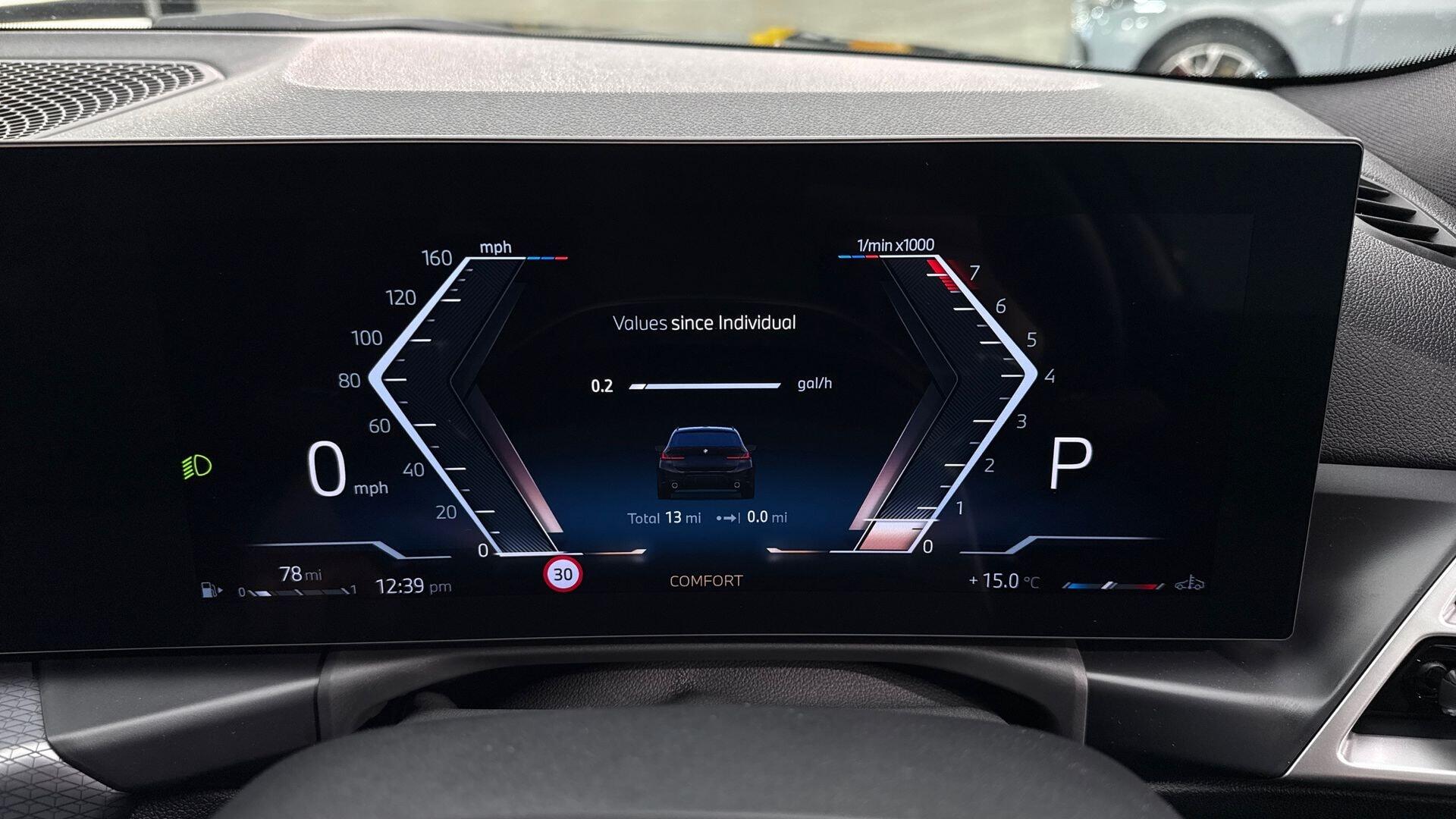 BMW 3 Series view 9