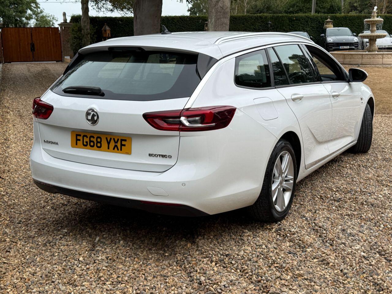Vauxhall Insignia view 27