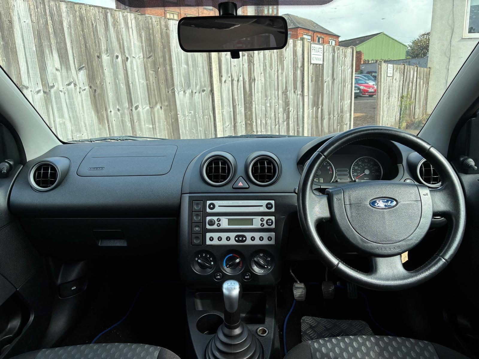 Ford Fiesta view 14
