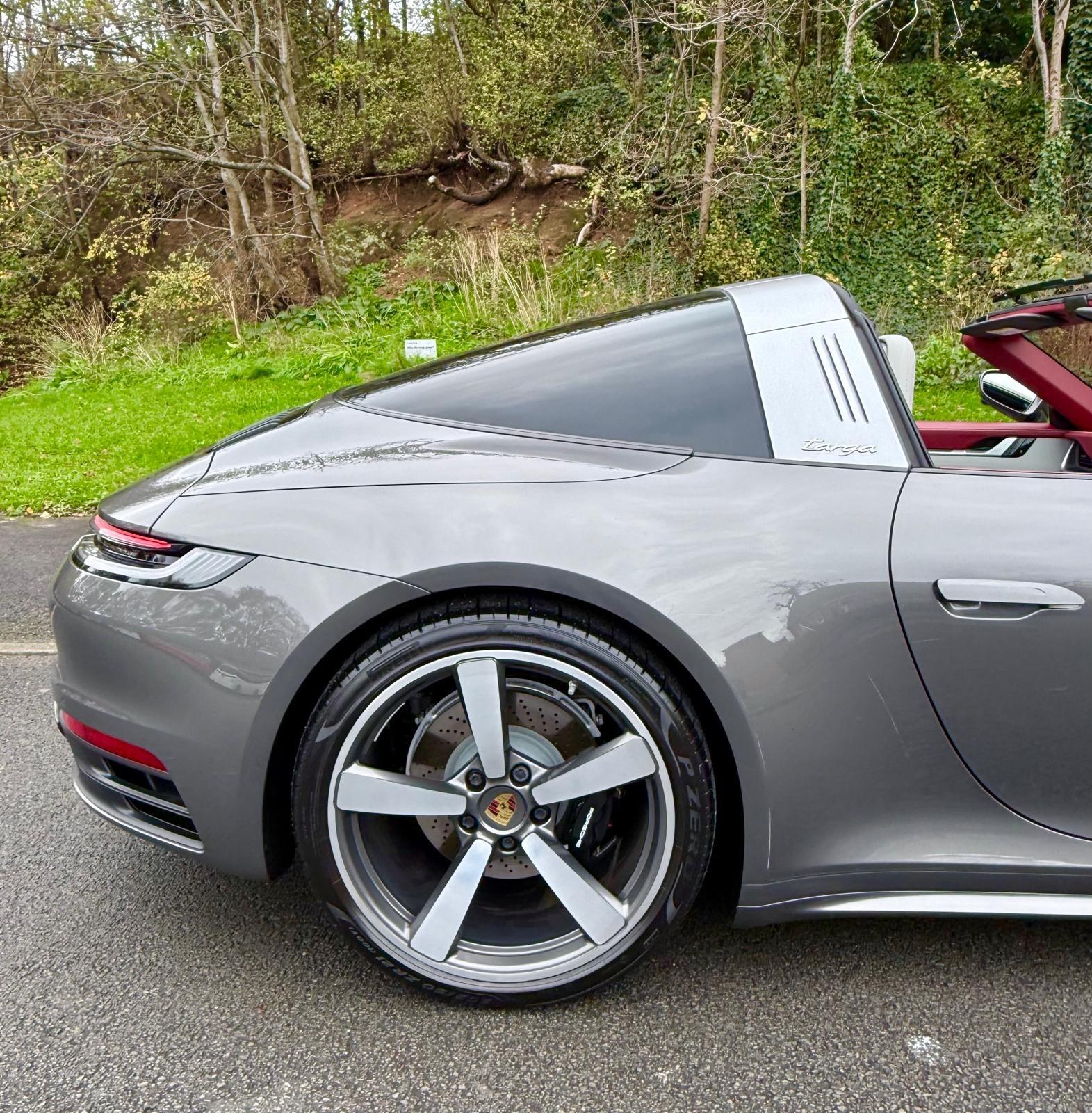 Porsche 911 view 71