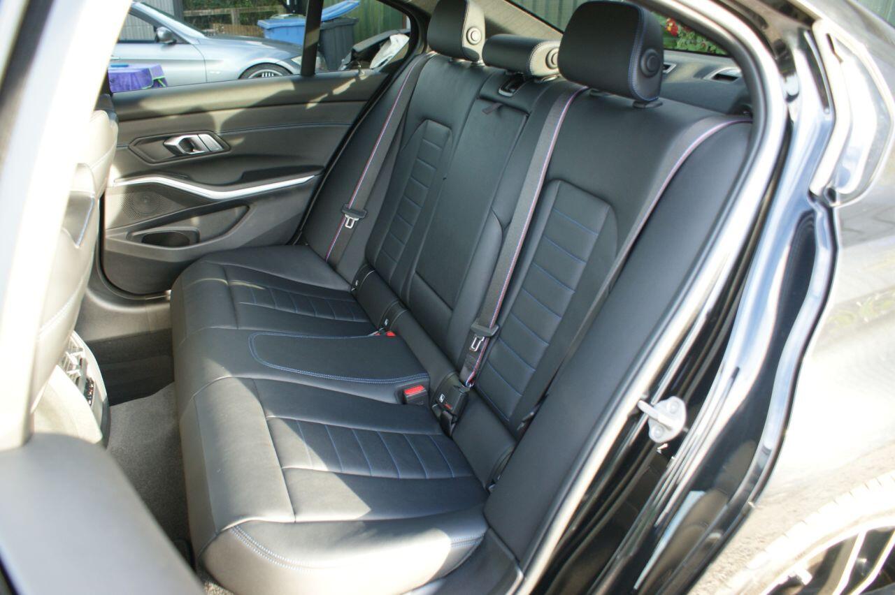 BMW 3 Series view 30