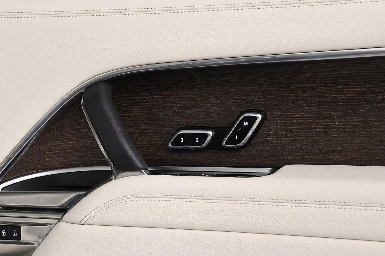Land Rover Range Rover view 25