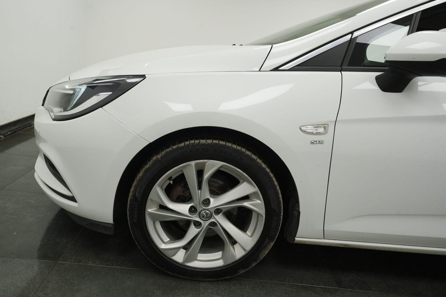 Vauxhall Astra view 6