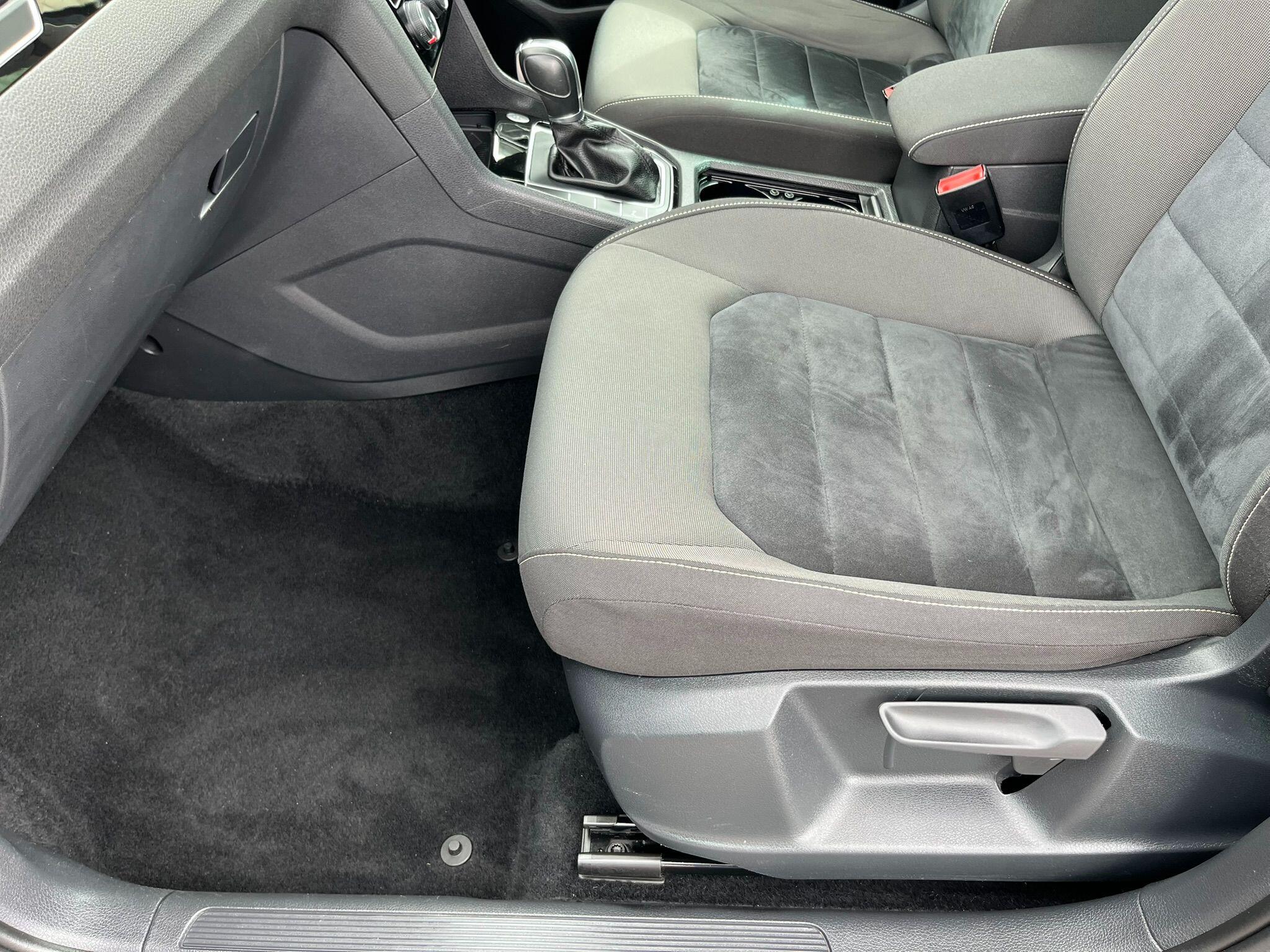 Volkswagen Golf SV view 30