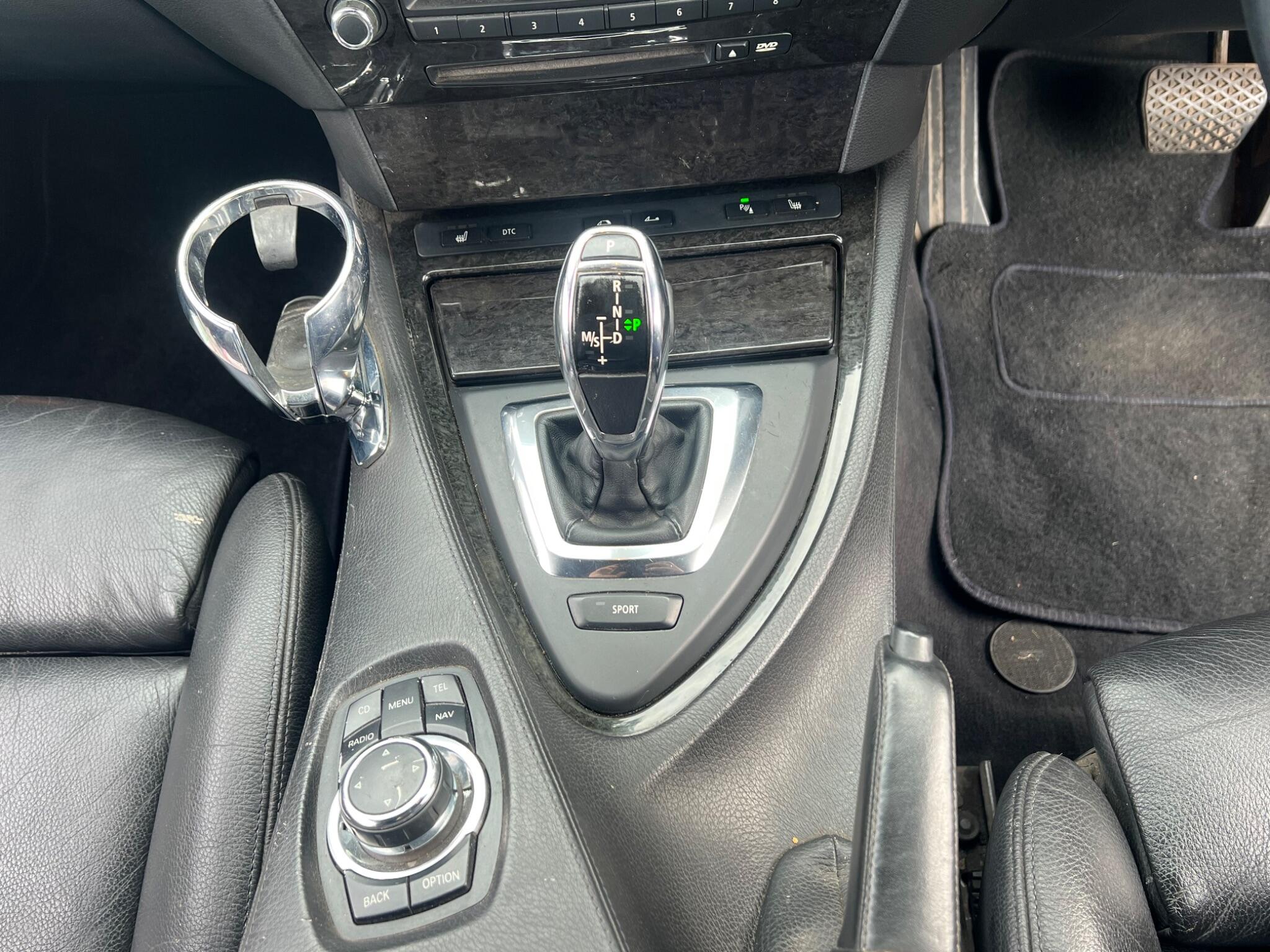 BMW 6 Series view 33