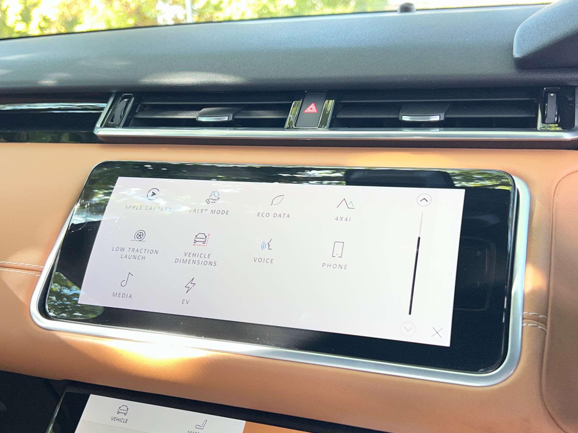 Land Rover Range Rover Velar view 39