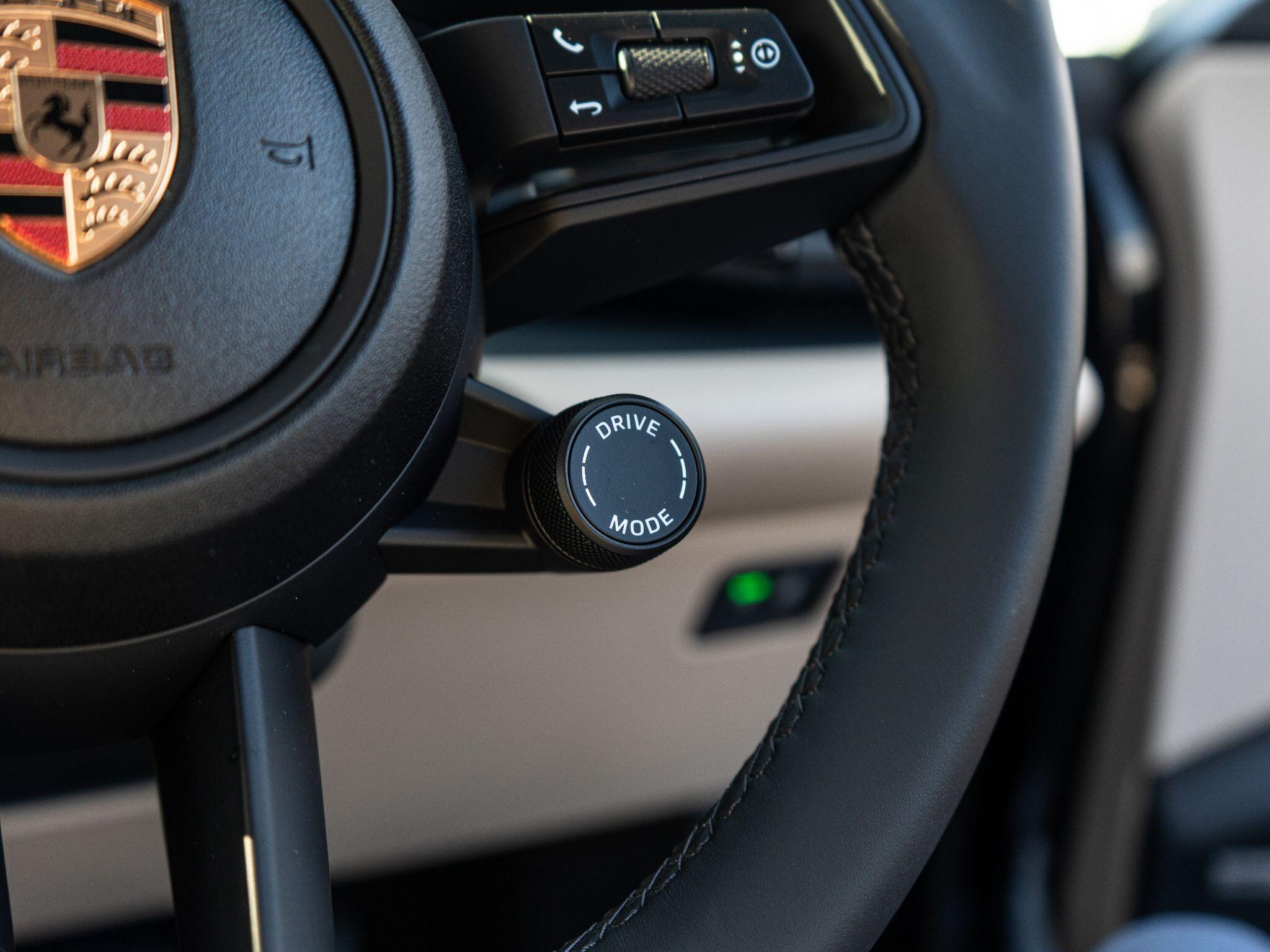 Porsche Macan view 29