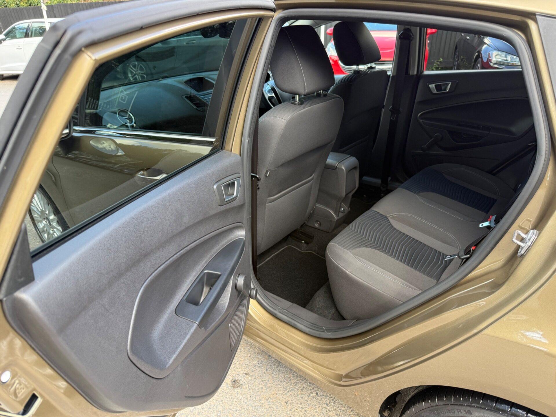 Ford Fiesta view 24
