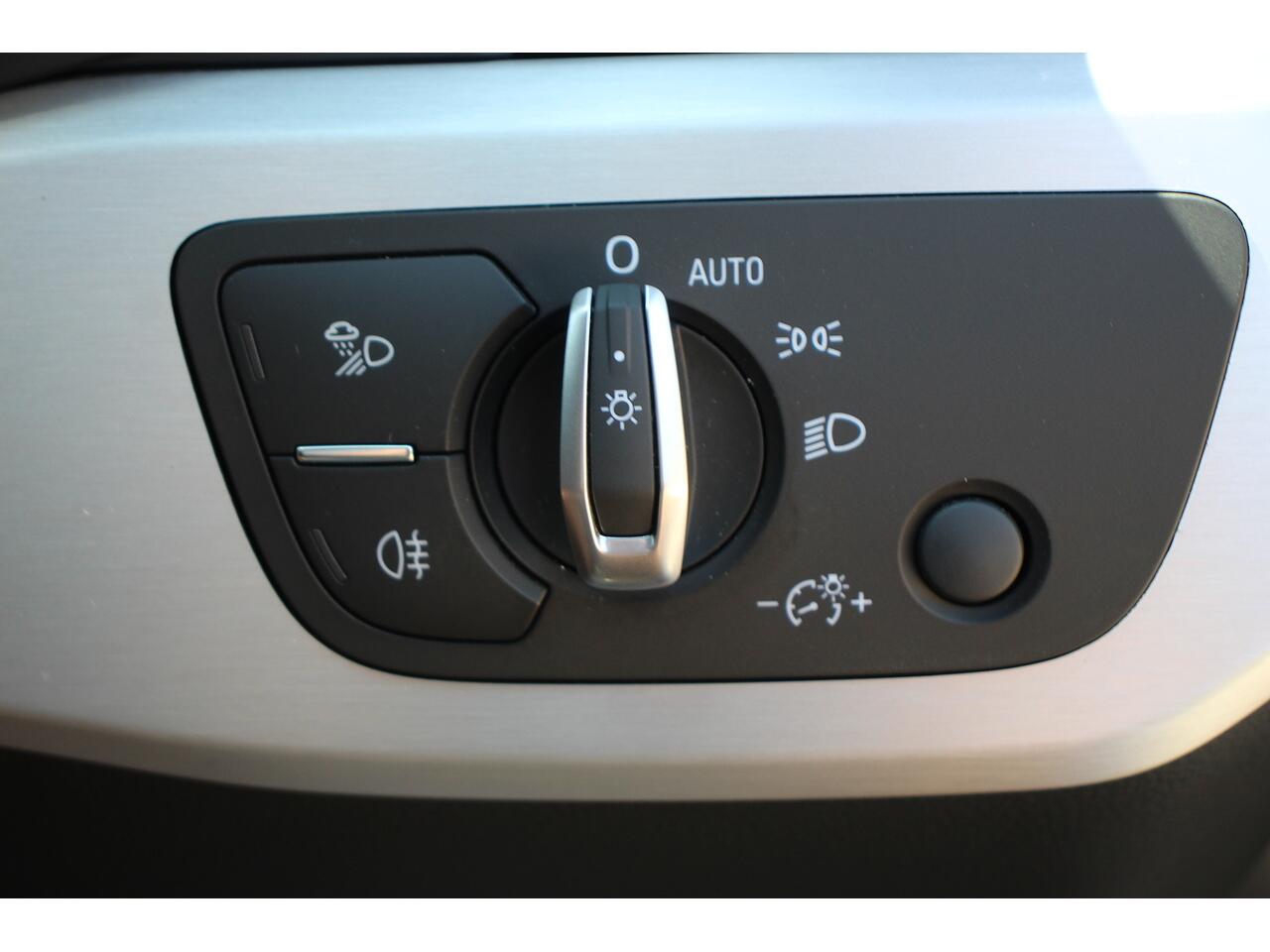 Audi A4 view 28
