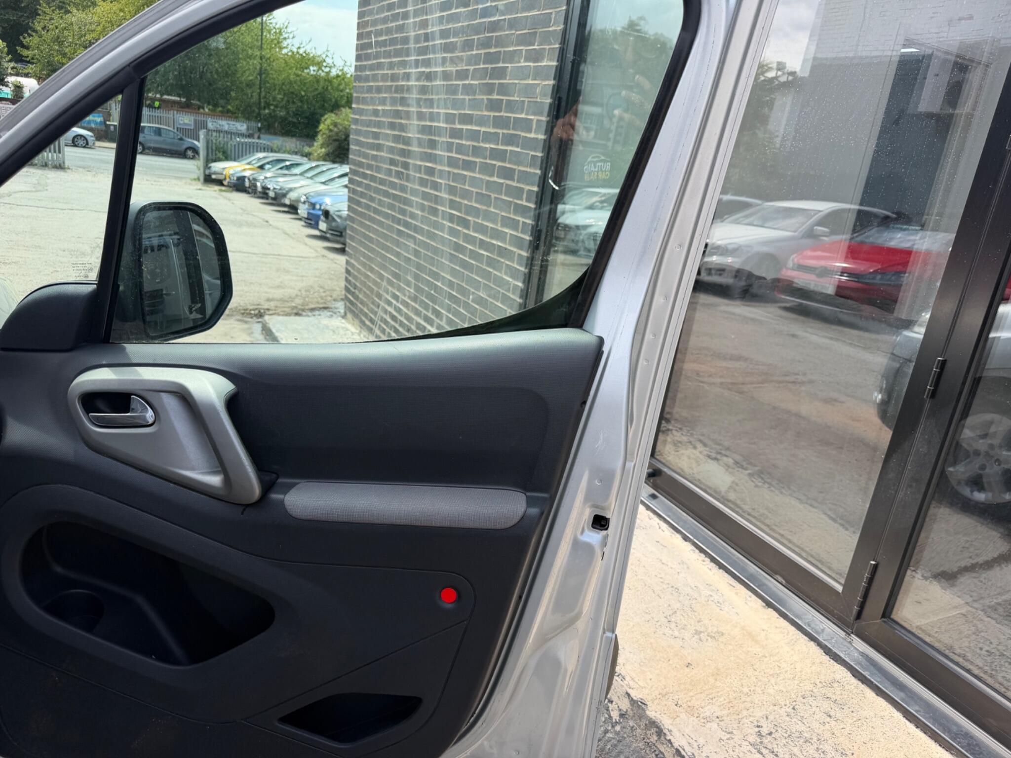 Peugeot Partner Tepee view 9