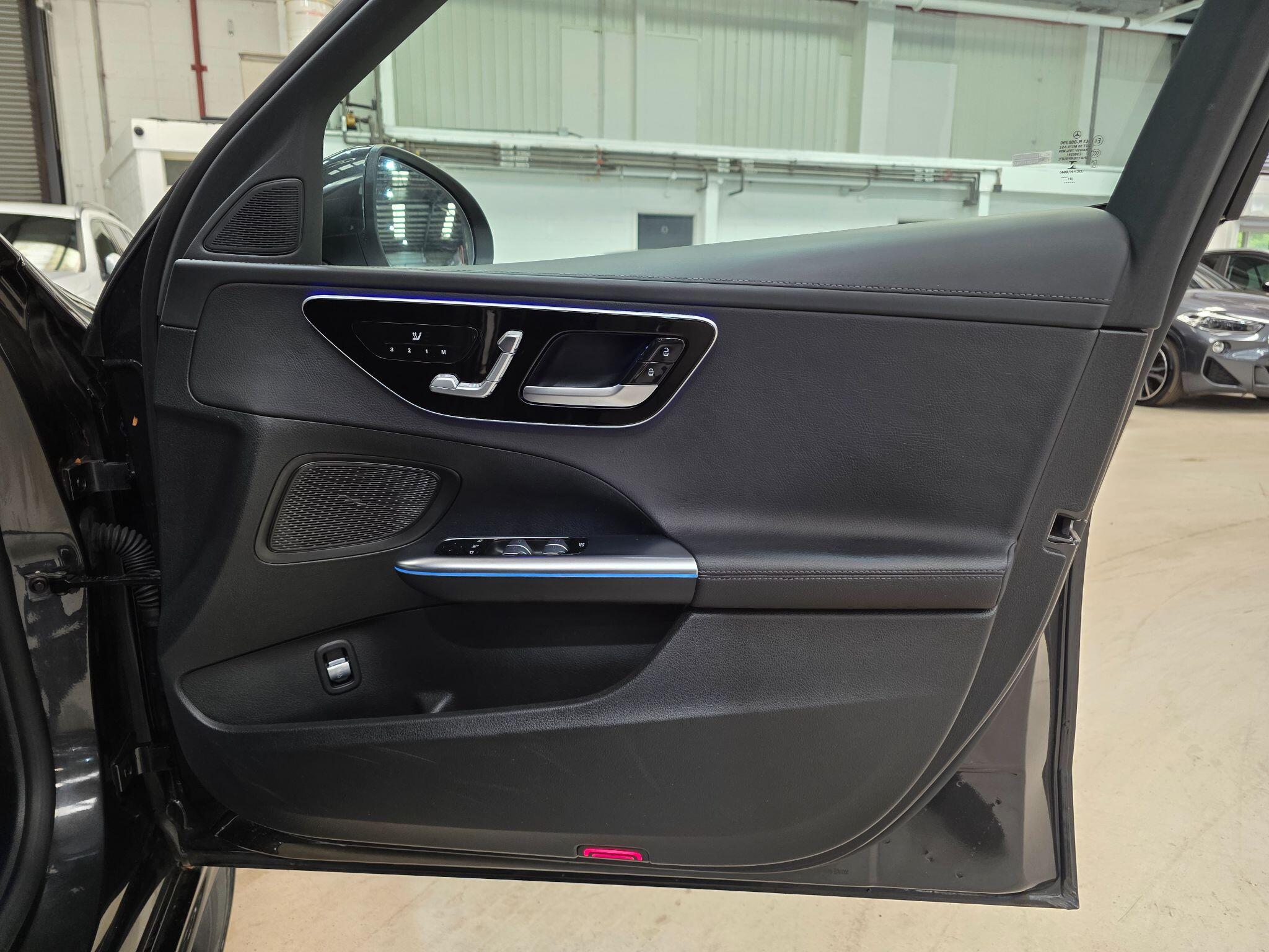Mercedes-Benz C Class view 15